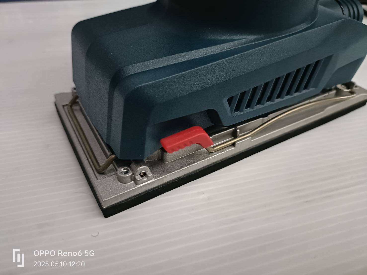 เครื่องขัดกระดาษทราย GSS20-18A BOSCH