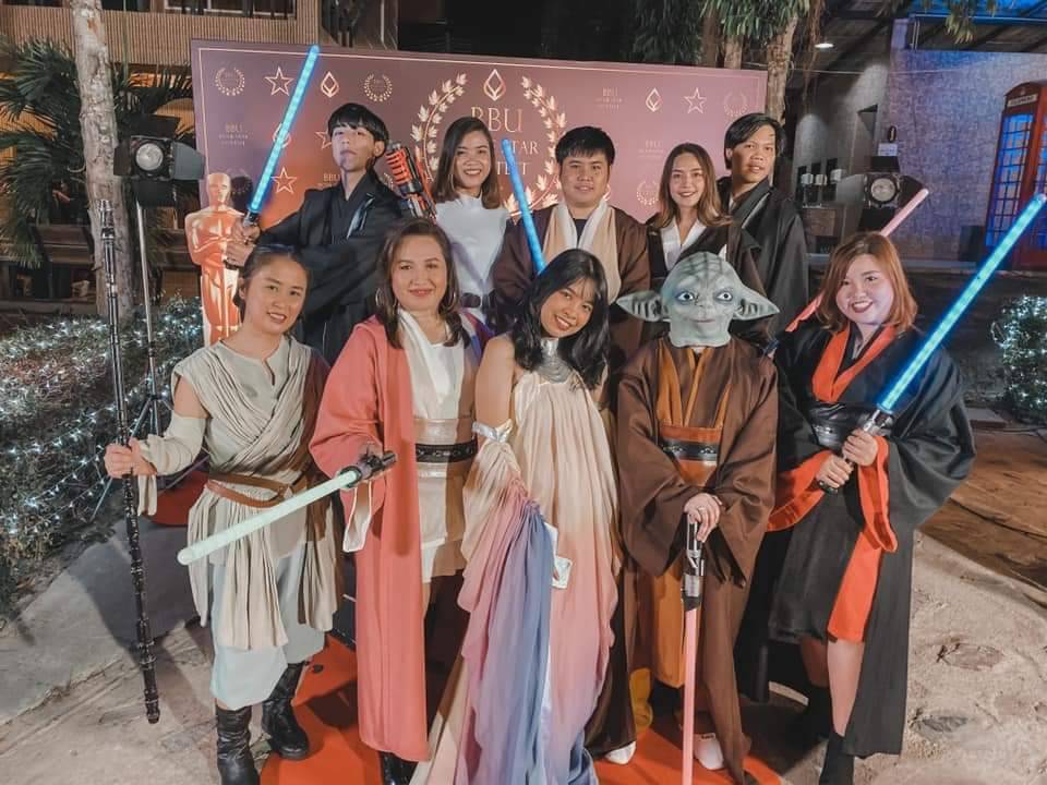 ชุดเจไดหญิง สีครีม น้ำตาล