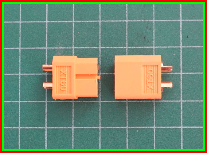 1x คอนเนคเตอร์ XT60 1 คู่ (ตัวผู้ + ตัวเมีย)