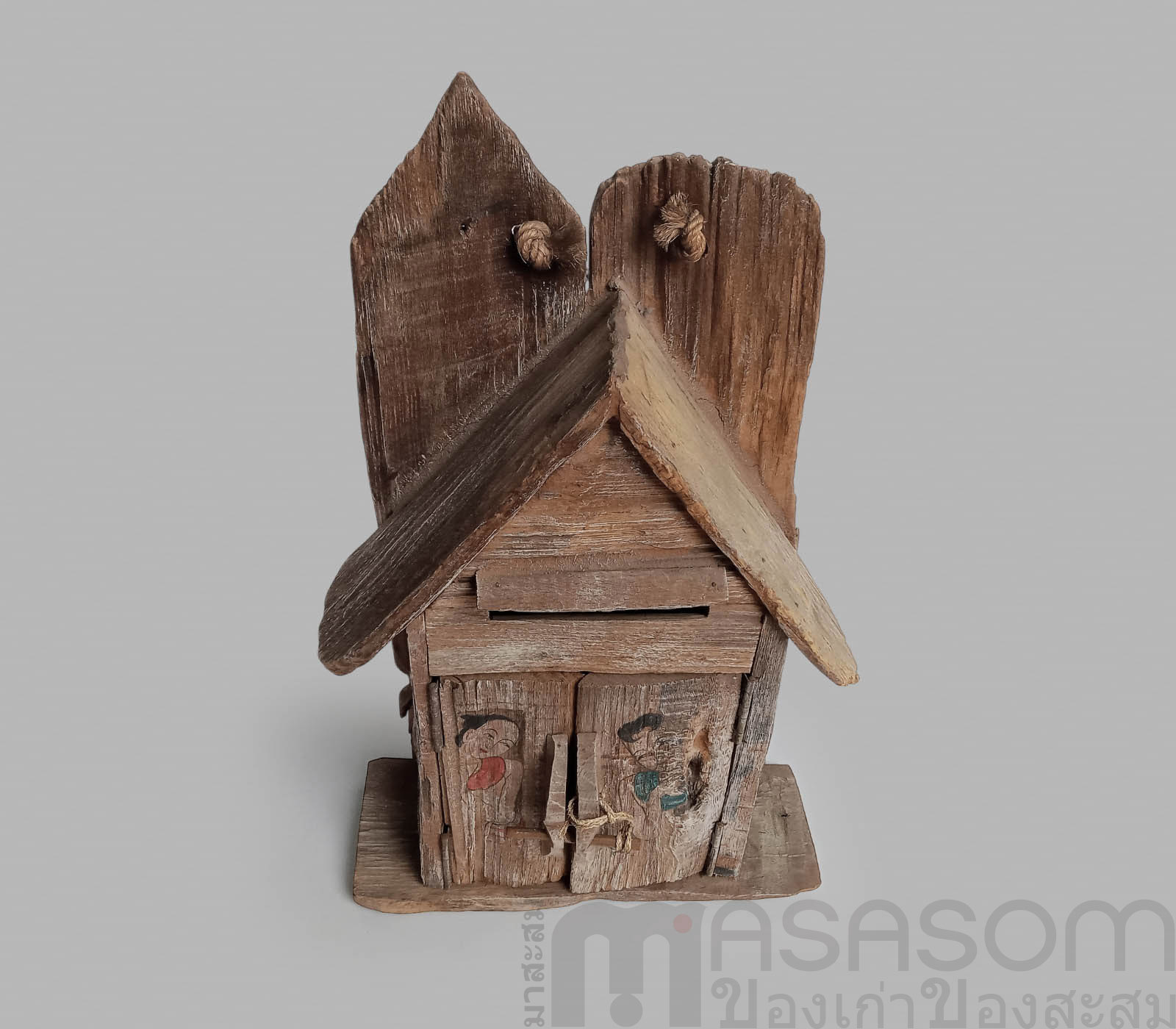 ตู้จดหมายไม้เก่า