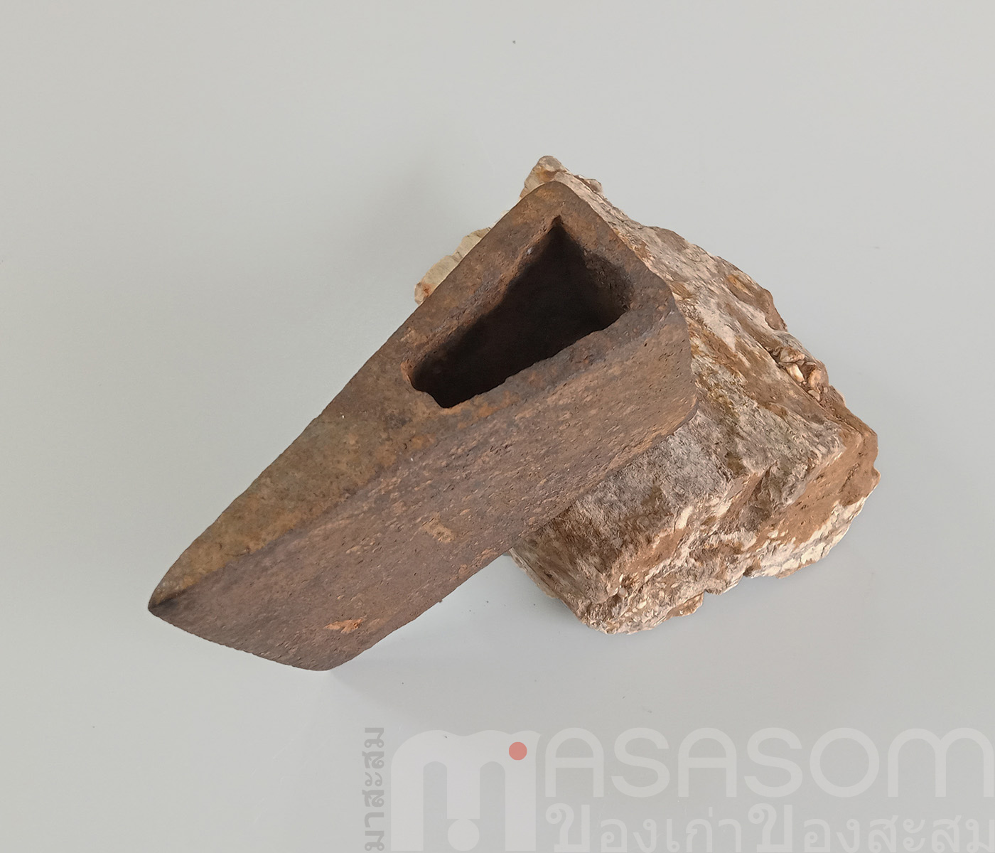 ขวานเหล็กโบราณ