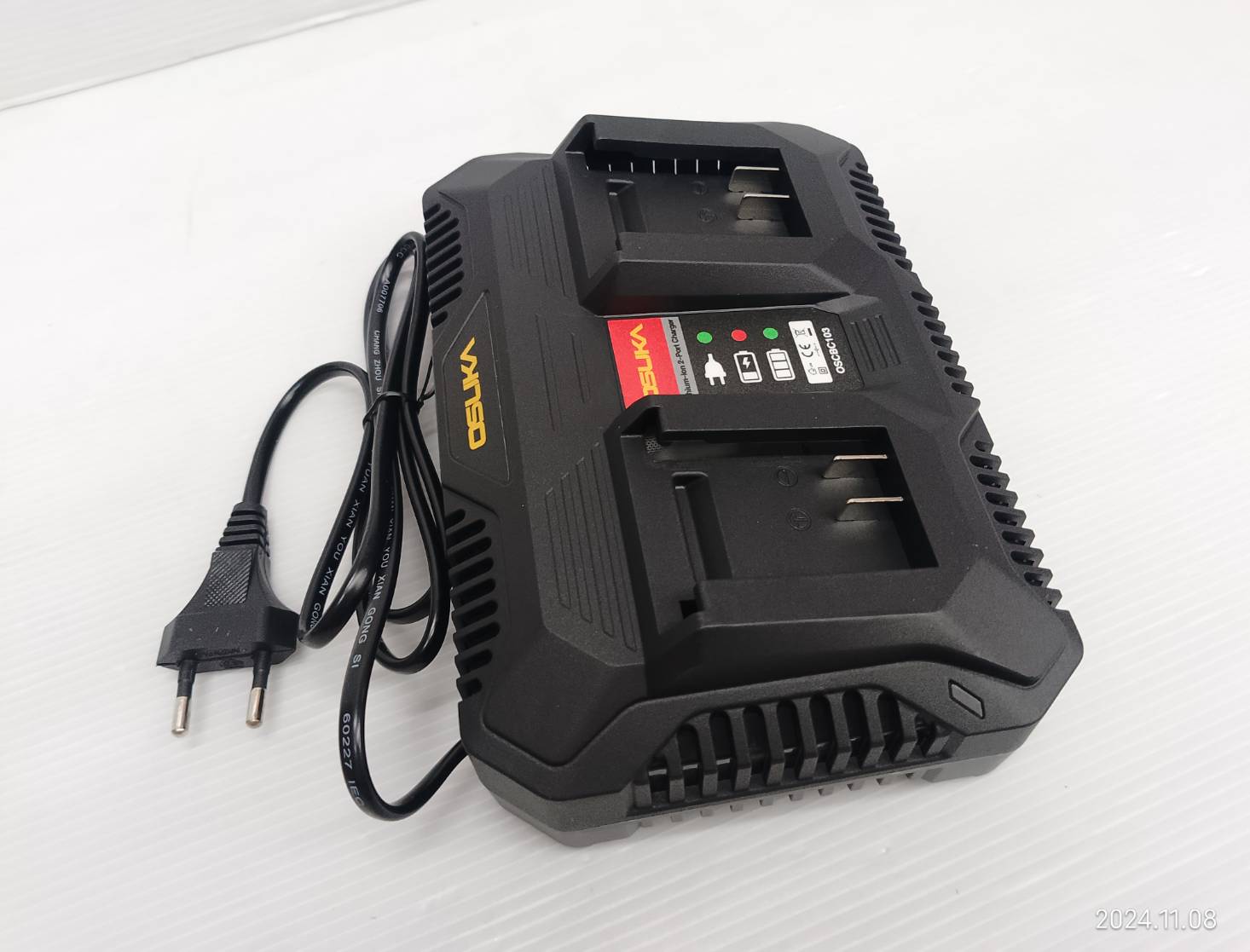 แท่นชาร์จแบตเตอรี่ 2 พอร์ต OSCBC103 OSUKA