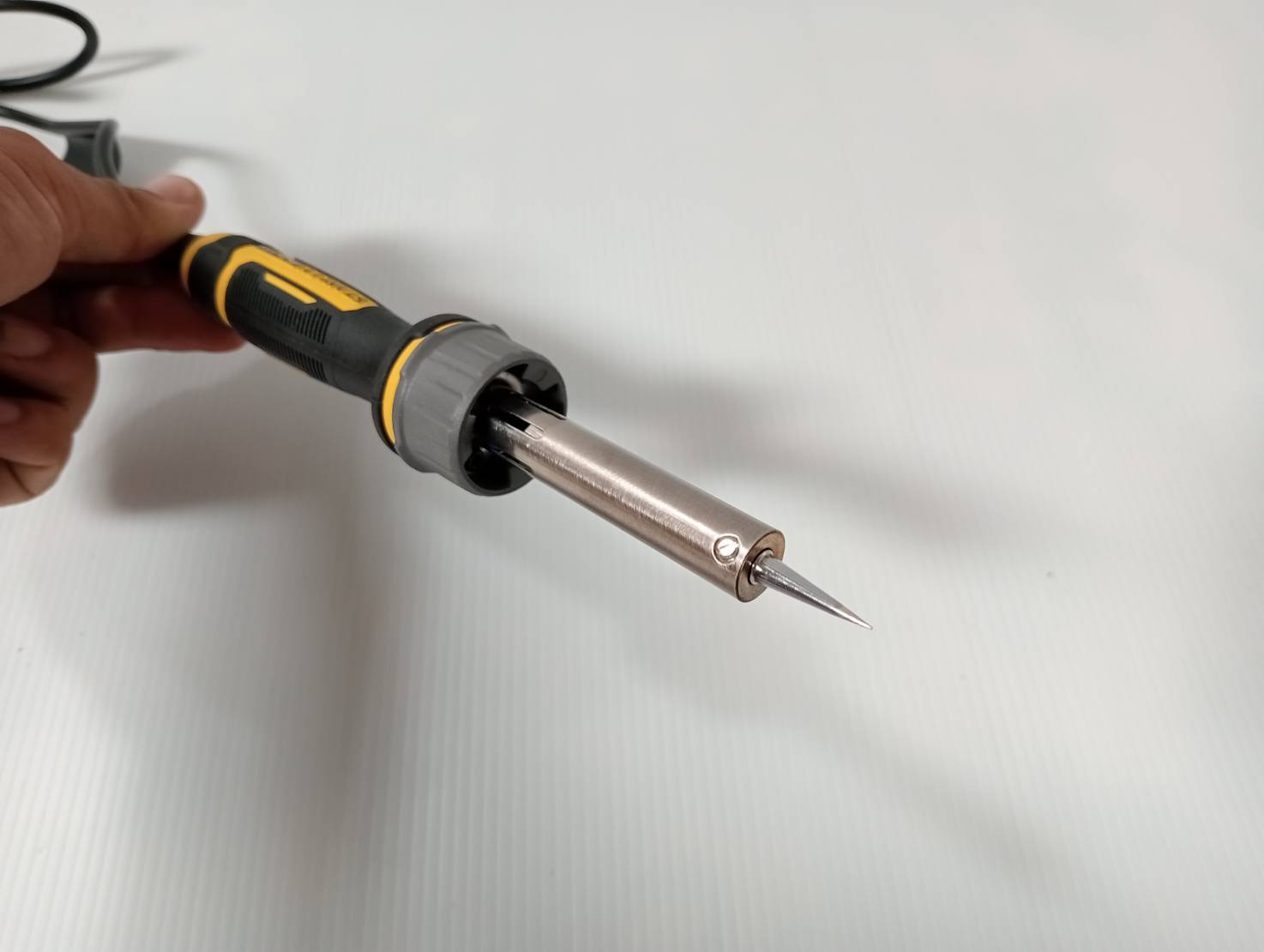 หัวแร้งบัดกรีไร้สาย20V เฉพาะตัวเครื่อง SCE040-KR STANLEY