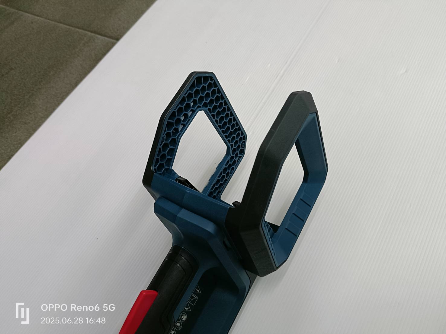 เลื่อยโซ่10"ด้ามยาว GKE18V-25TP BOSCH SOLO