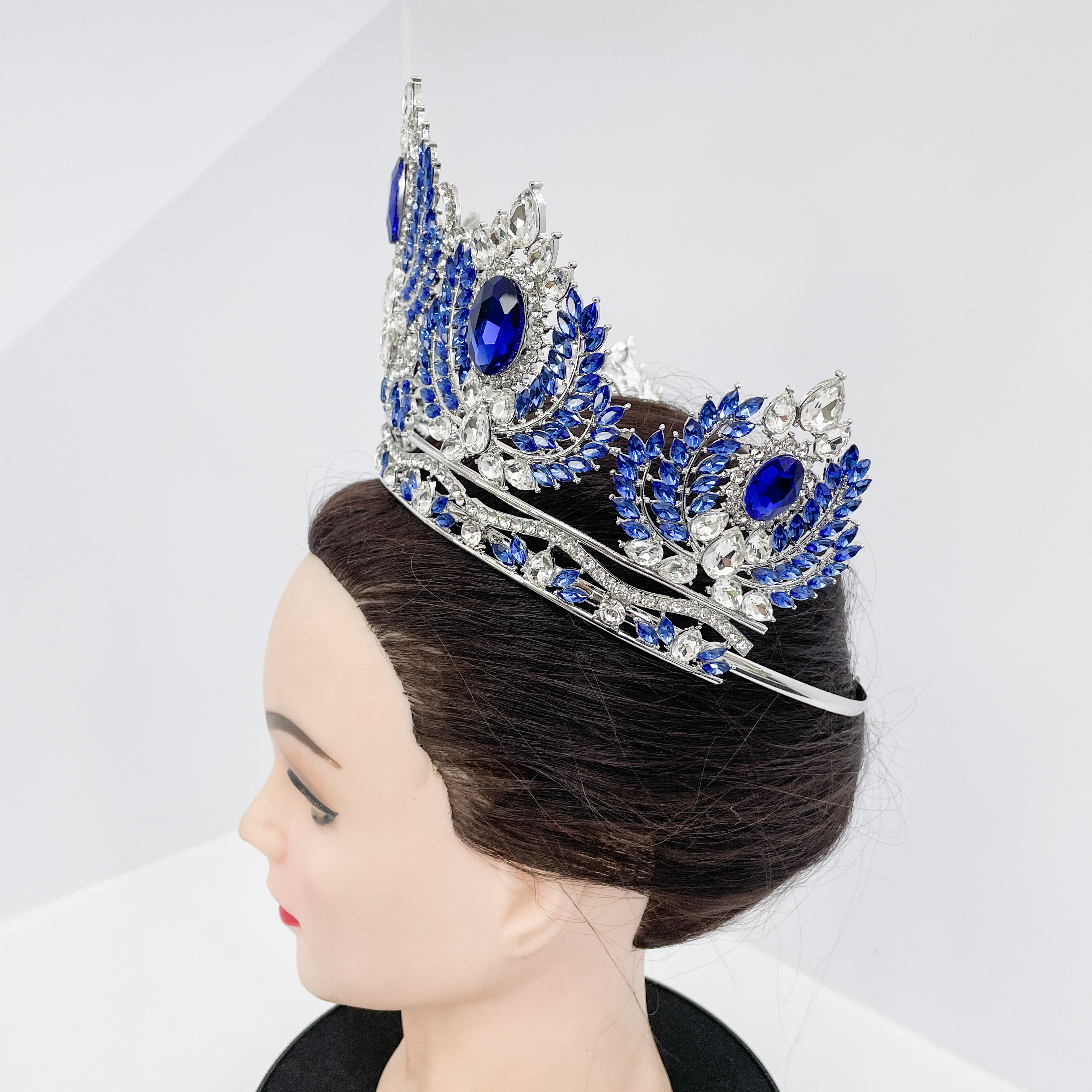 (พร้อมส่ง) มงกุฏ 089 สีน้ำเงิน มงกุฎนางงาม มงกุฎเพชร มงกุฎประกวด สินค้าพร้อมส่ง ไม่ต้องรอนาน งานพรีเมี่ยม