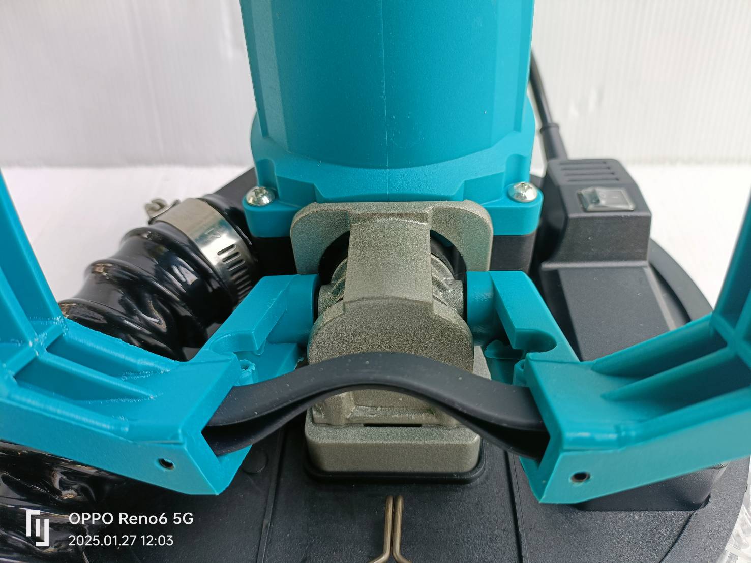 Total เครื่องขัดผนังปูนและฝ้า กำลัง 1050W รุ่น TWS10501