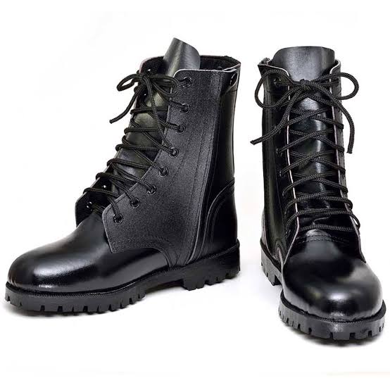 ชุดนายพราน / ชุดผจญภัย / ชุดเข้าป่า / พร้อมปืน