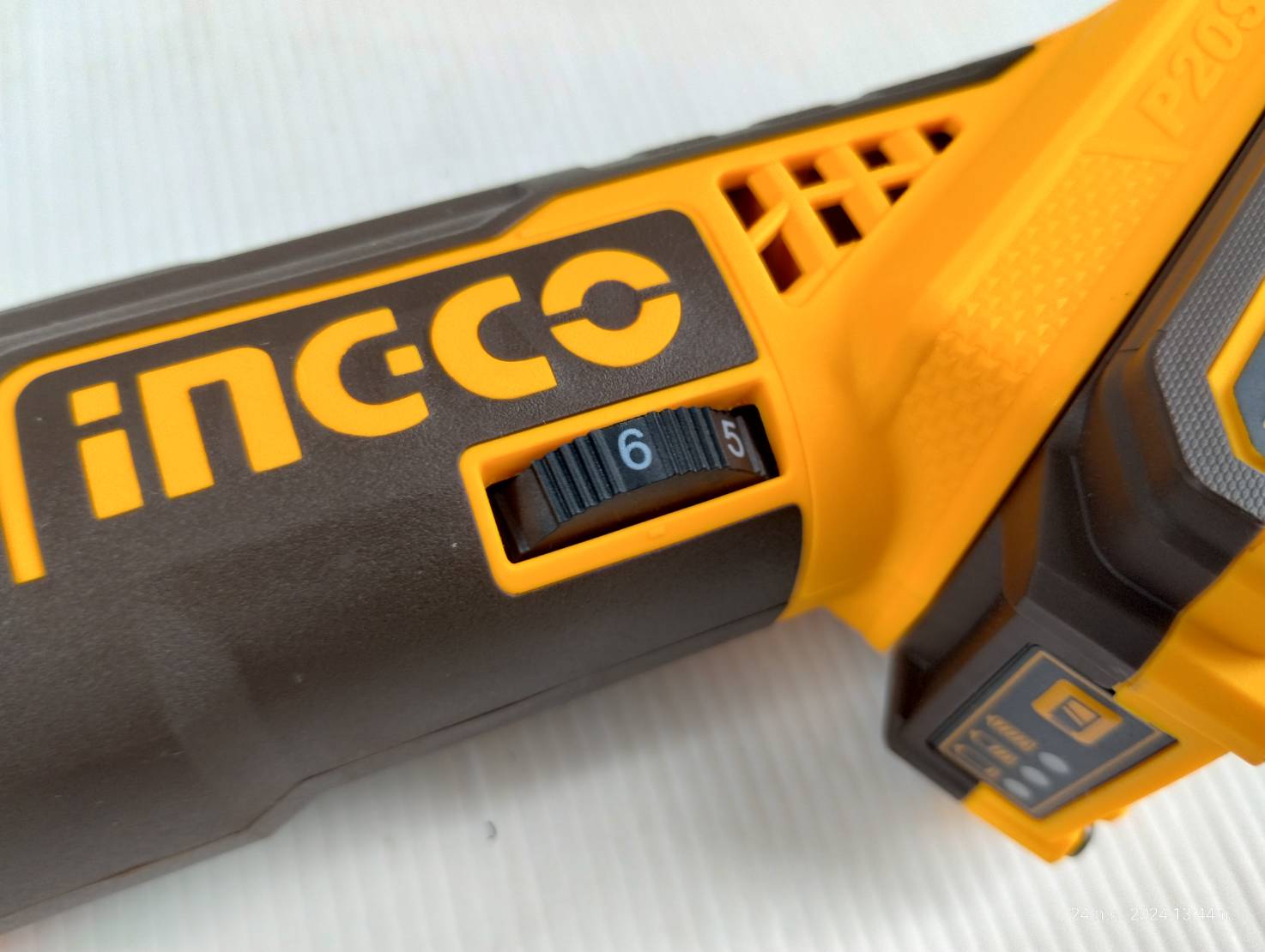 INGCO Combo Set เครื่องอเนกประสงค์+เครื่องขัดกระดาษทราย CKLI20276