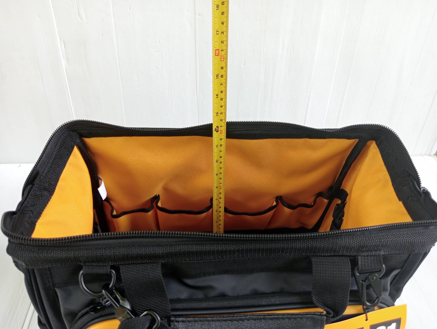 กระเป๋าเครื่องมือช่าง DWST560103-DW100 DEWALT รุ่น 100 ปี