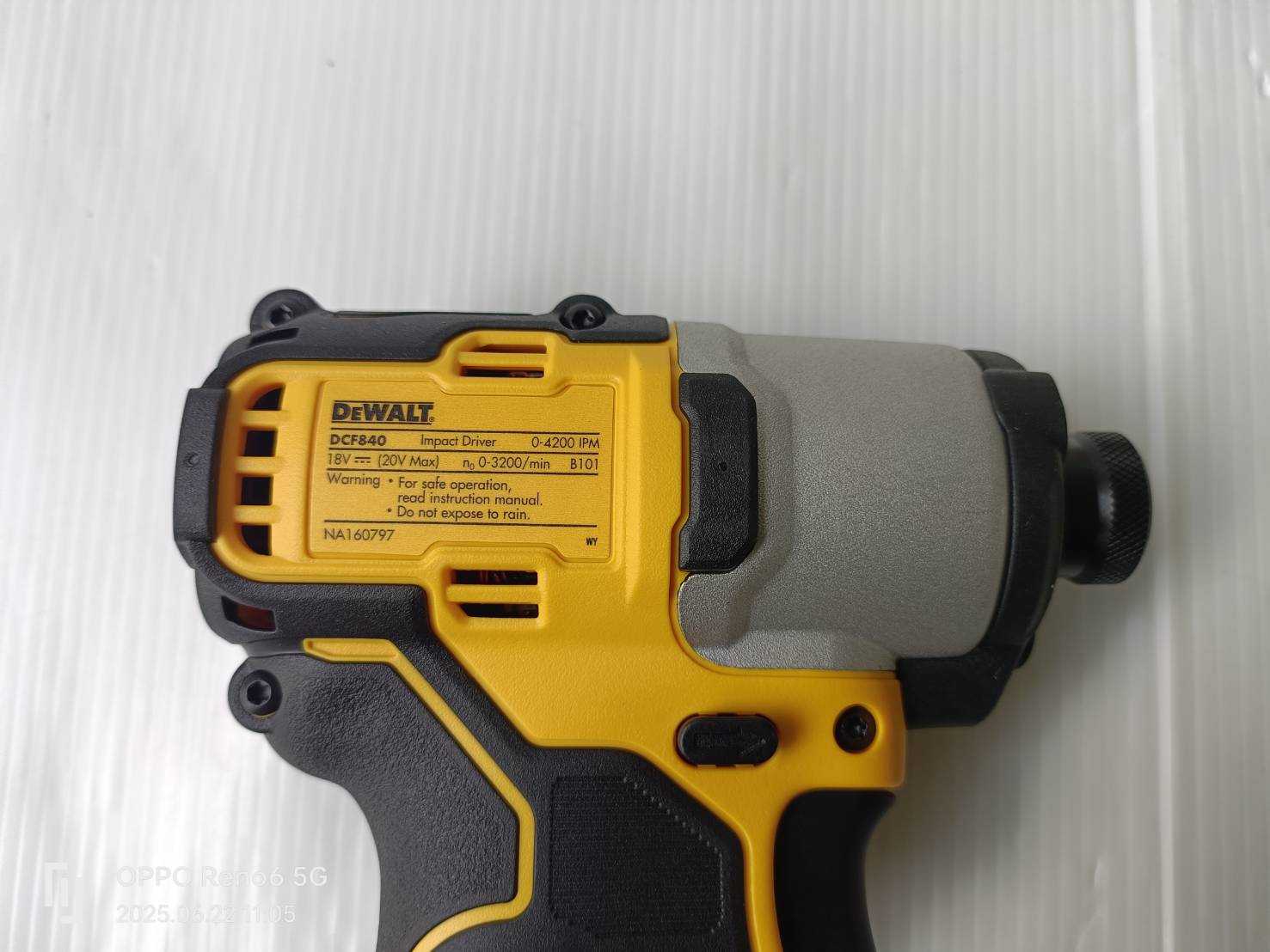 DEWALT รุ่น DCK2214D2TA-B1 ชุดคอมโบ้สว่านกระแทกและไขควงกระแทกไร้สาย