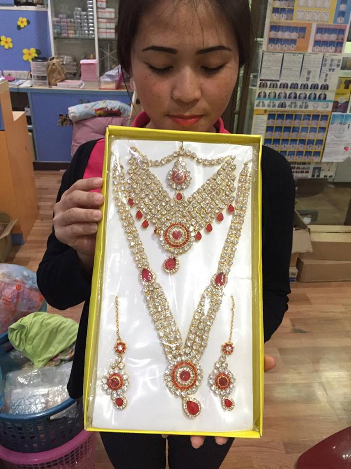 (พร้อมส่ง) เครื่องประดับอินเดีย 011 สีแดง