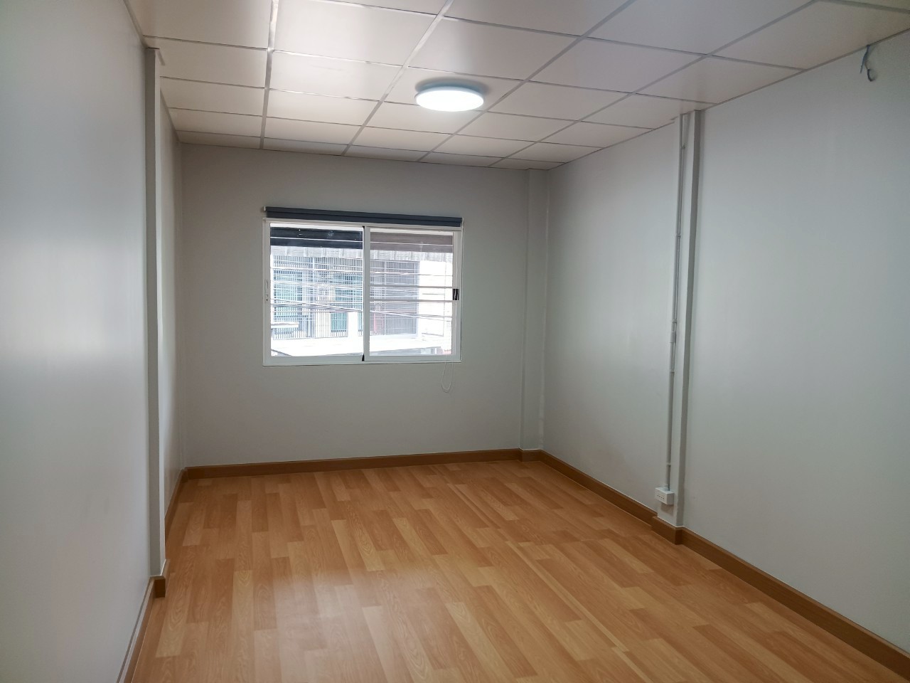 🚩H1257 vายทาวน์เฮ้าส์ 2ชั้น 20 ตร.วา อยู่หมู่บ้านอัมรินทร์นิเวศน์1 รีโนเวทใหม่ ห่างมหาวิทยาลัยเกริก 150 เมตร ใกล้เซ็นทรัล รามอินทรา 5นอน 2น้ำ เดินไปรถไฟฟ้าได้