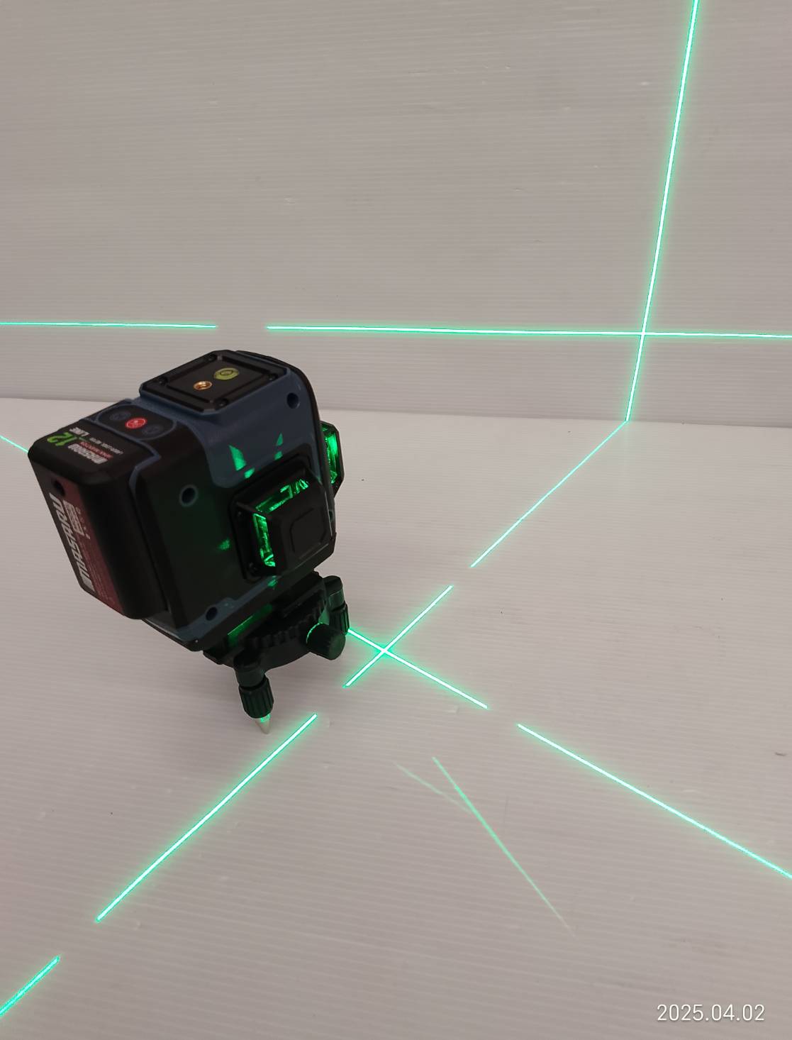 MASARU เครื่องวัดระดับเส้นสีเขียว แบบ 12 เส้น รุ่น SMLG-300 LASER LEVEL METER เลเซอร์วัดระดับ