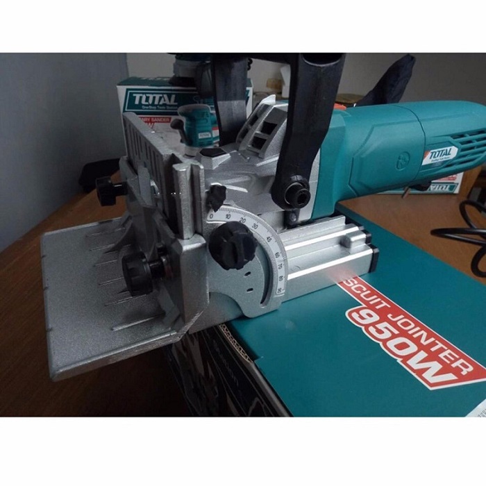 เครื่องเจาะแผ่นบิสกิต TS70906 TOTAL