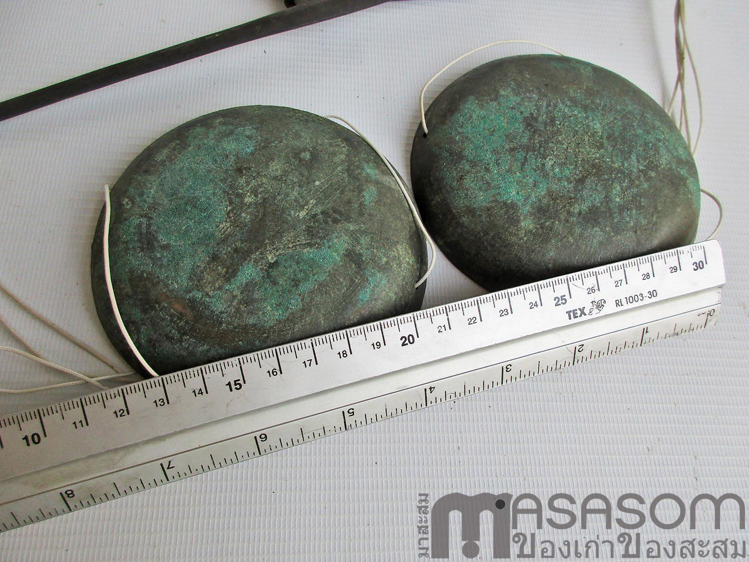 ตาชั่งแขวนสำริดโบราณ