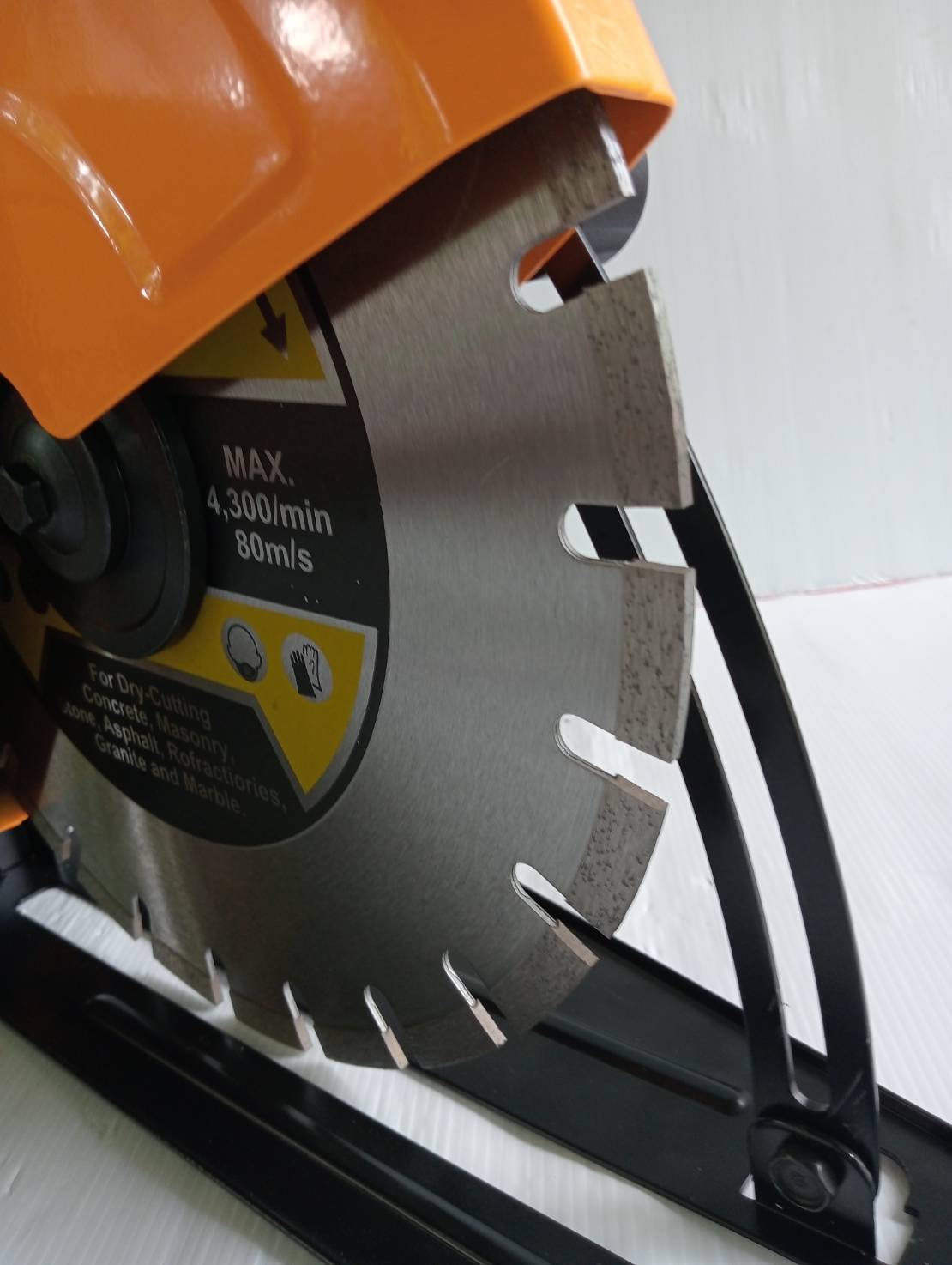 INGCO เครื่องตัดคอนกรีต14" 2800W PC3558