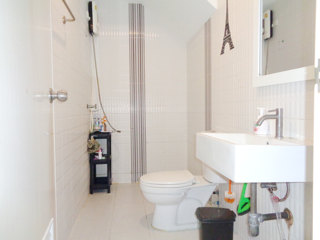 🚩H1284 ขายทาวน์โฮม แต่งสวย พร้อมอยู่ หลังมุม 22.7 ตารางวา หมู่บ้านอาร์เค พาร์ค 2 ( RK Park 2 ) ทำเลดี โครงการใหม่ ติดถนนใหญ่ เยื้องสวนสัตว์ซาฟารีเวิลด์