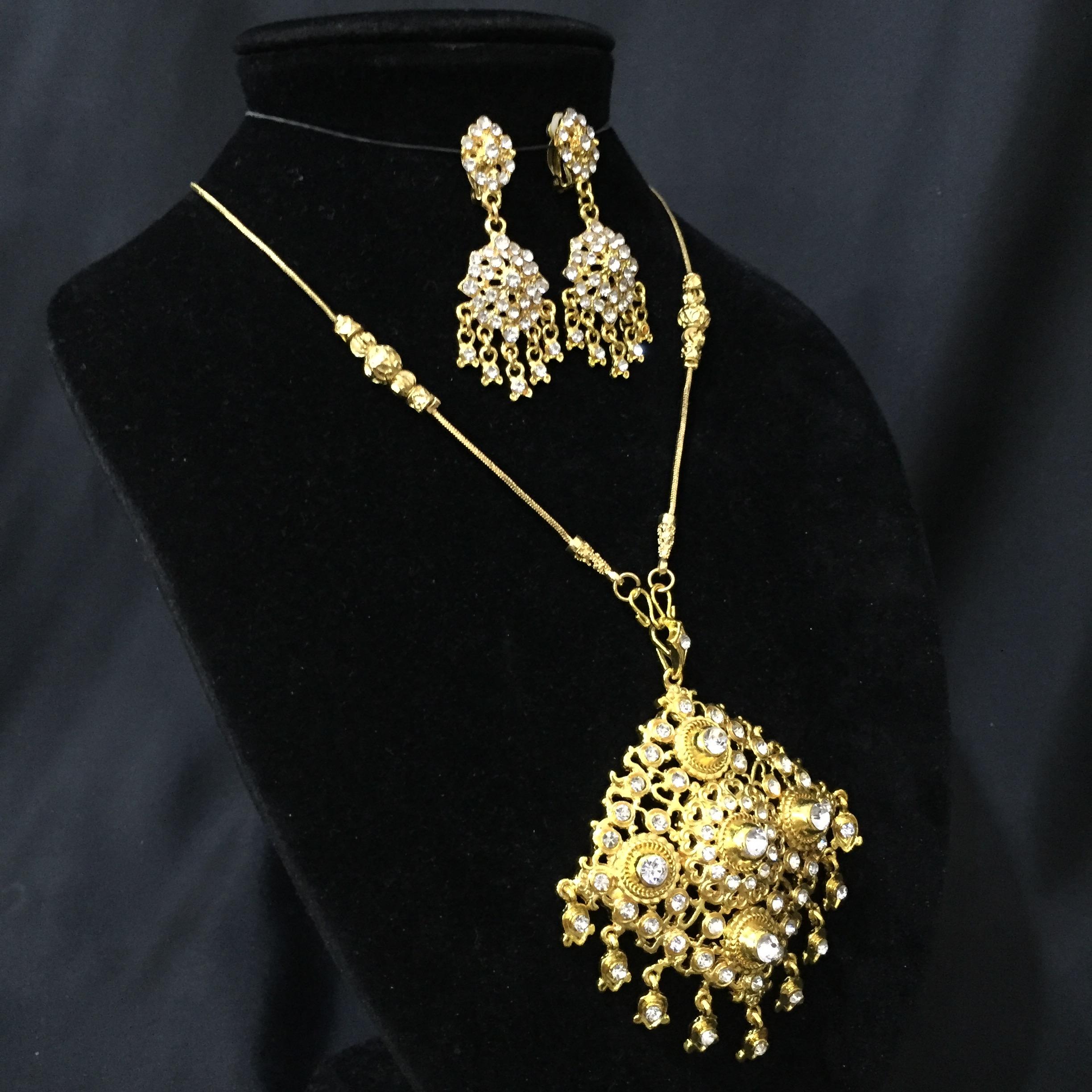 (พร้อมส่ง) เครื่องประดับไทยสร้อยคอ+ต่างหู 056 (หนีบ)