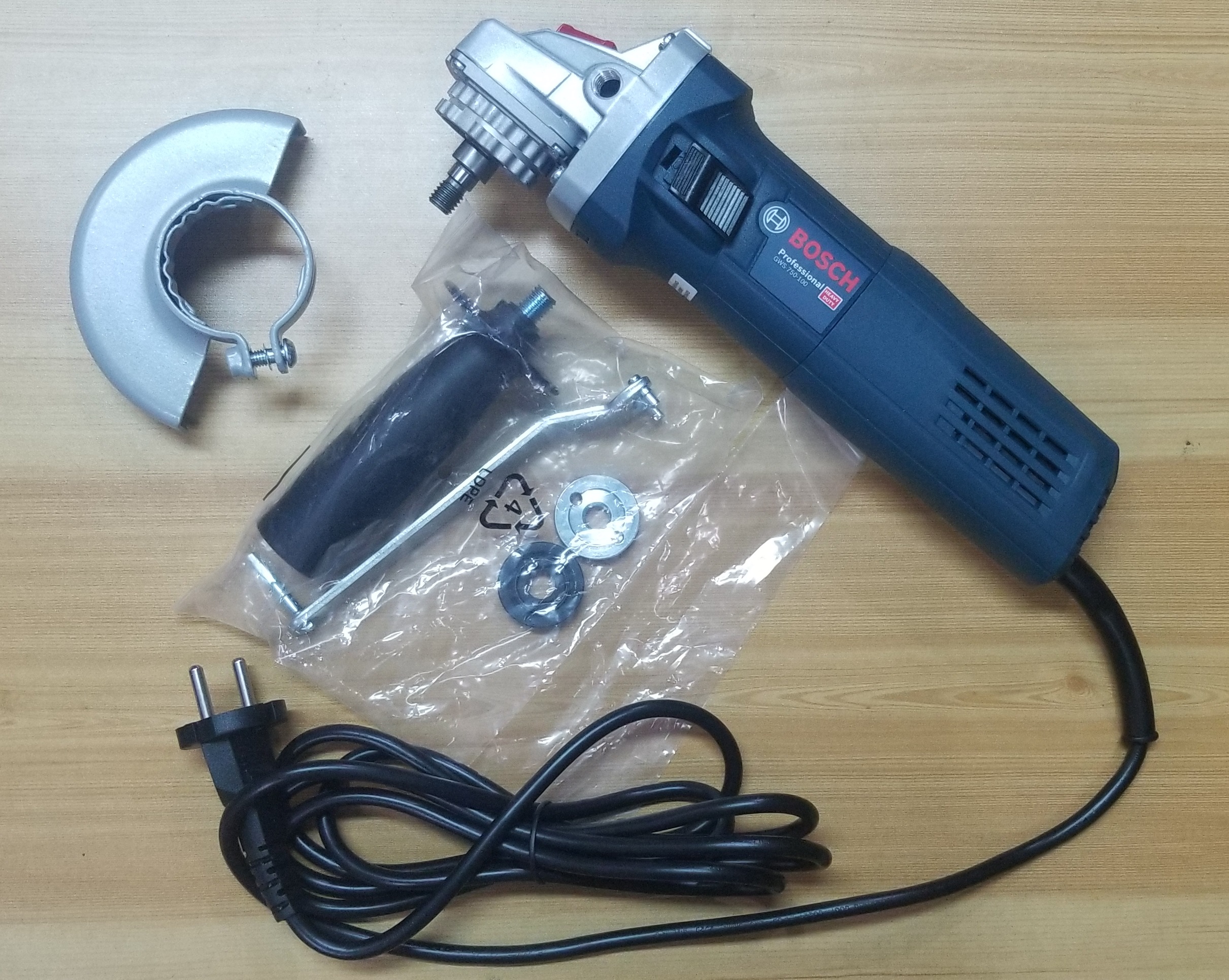 คอมโบ้ GBH2-26DFR+GWS750-100 BOSCH