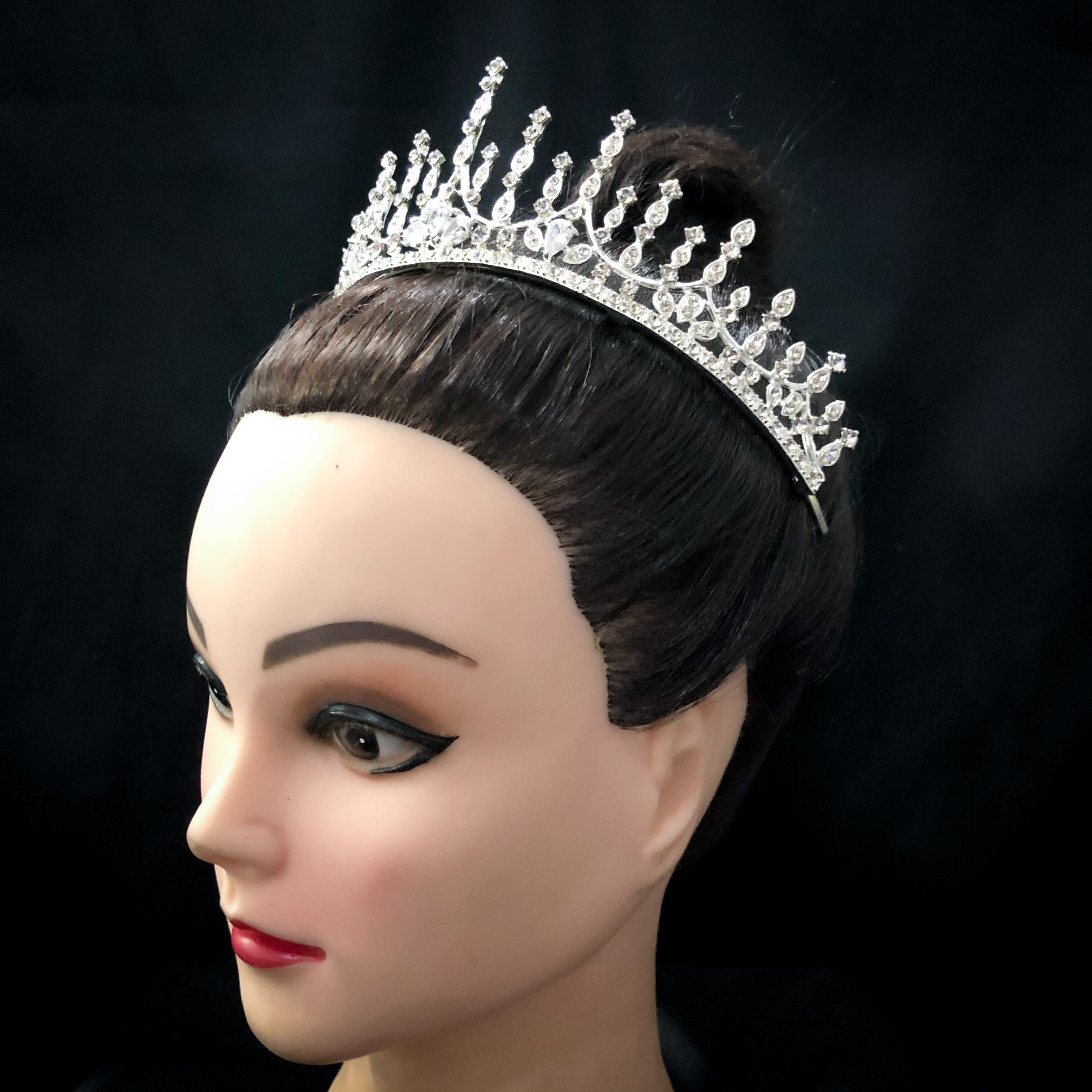 (พร้อมส่ง) เทียร่า 261 สีเงิน มงกุฎนางงาม มงกุฎประกวด เทียร่าเจ้าสาว งานสวย ปราณีต QCเพชรทุกเม็ด สินค้าพร้อมส่งจากไทย