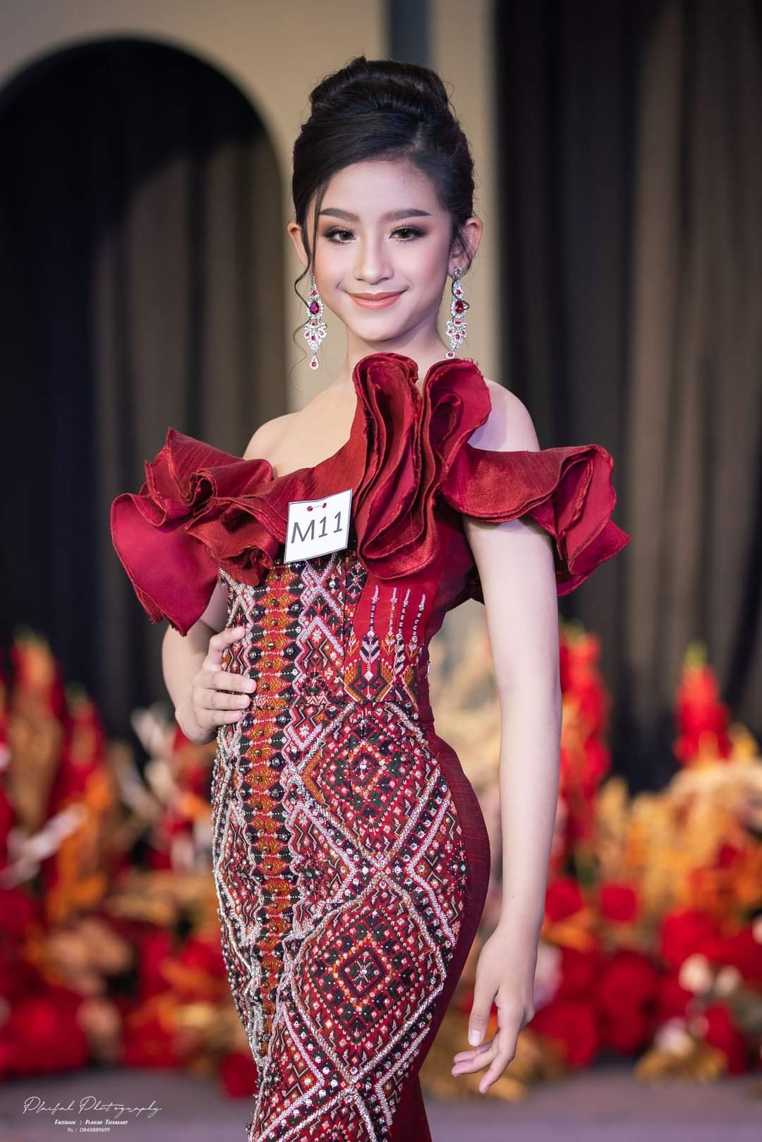 (พร้อมส่ง) ต่างหู 111 (เข็ม) สีแดง ต่างหูนางงาม