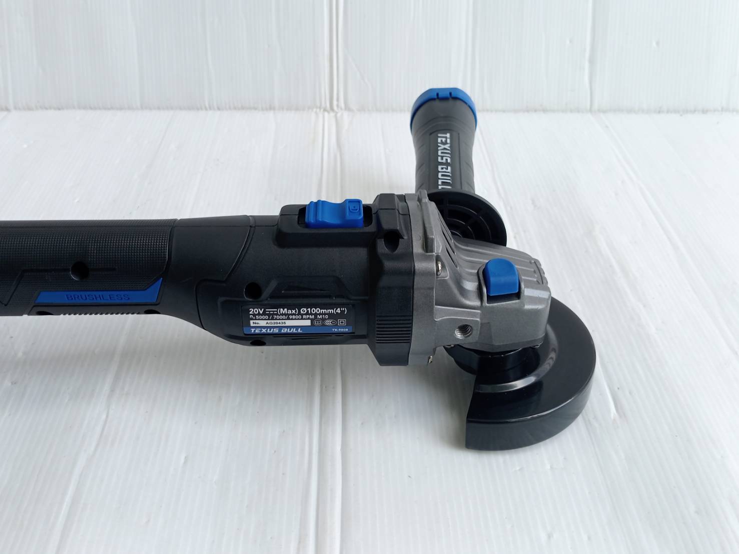 TEXUS BULL รุ่น TX-8241 ชุดสว่านกระแทกและเจียรมือไร้สาย 20V. พร้อมแบตเตอรี่ x4.0/6.0Ah