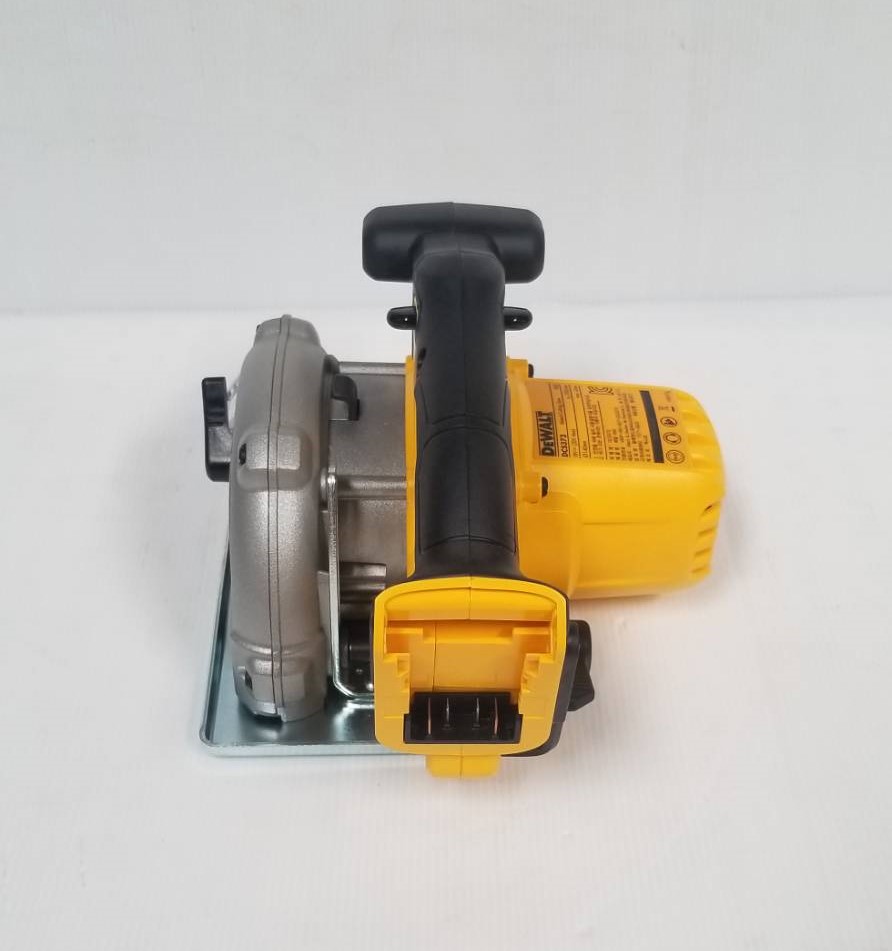 เลื่อยวงเดือน5.5" DCS373N DEWALT