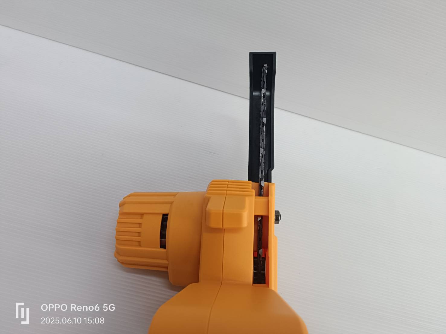 INGCO เลื่อยโซ่5" 20V CGSLI20581 ครบชุดพร้อมแบต แท่นชาร์จ