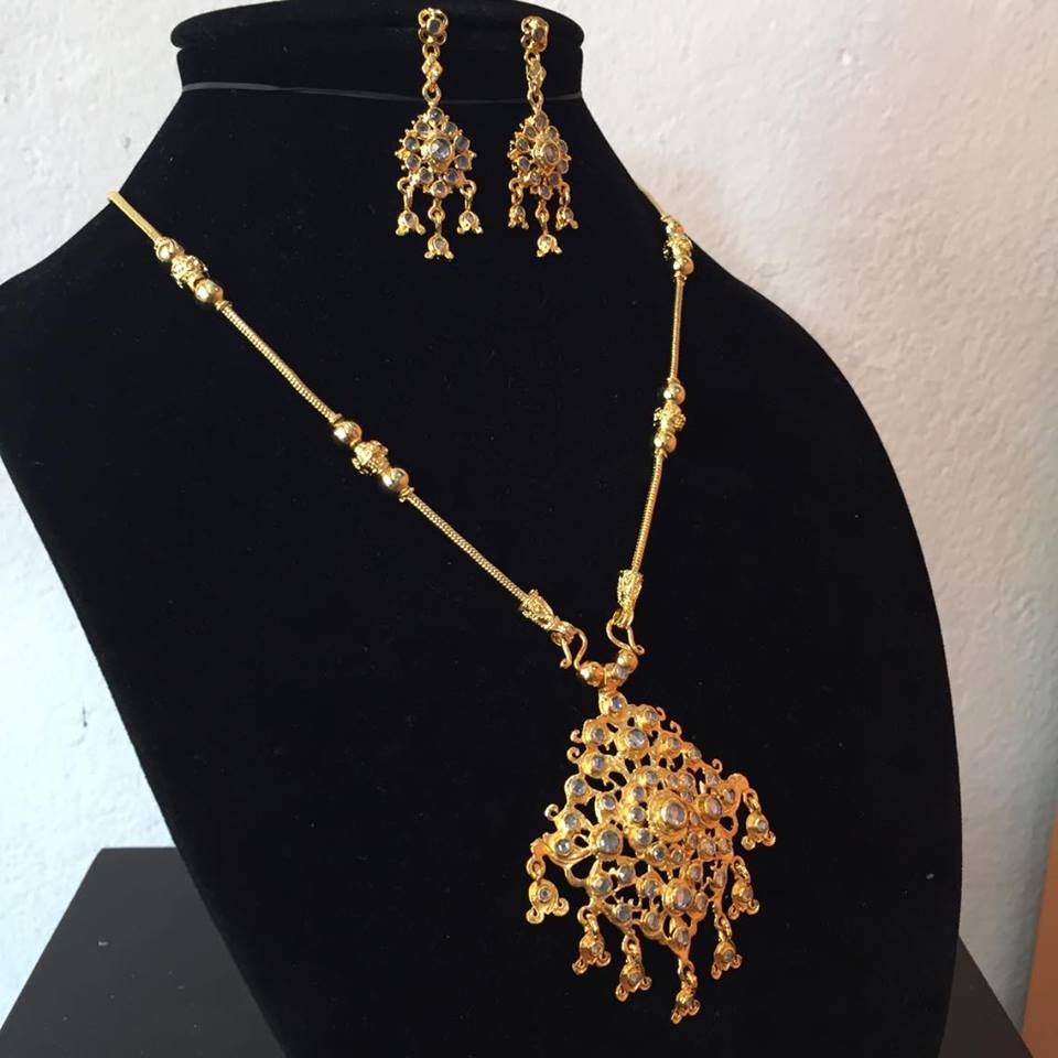 (พร้อมส่ง) เครื่องประดับไทยสร้อยคอ+ต่างหู 023