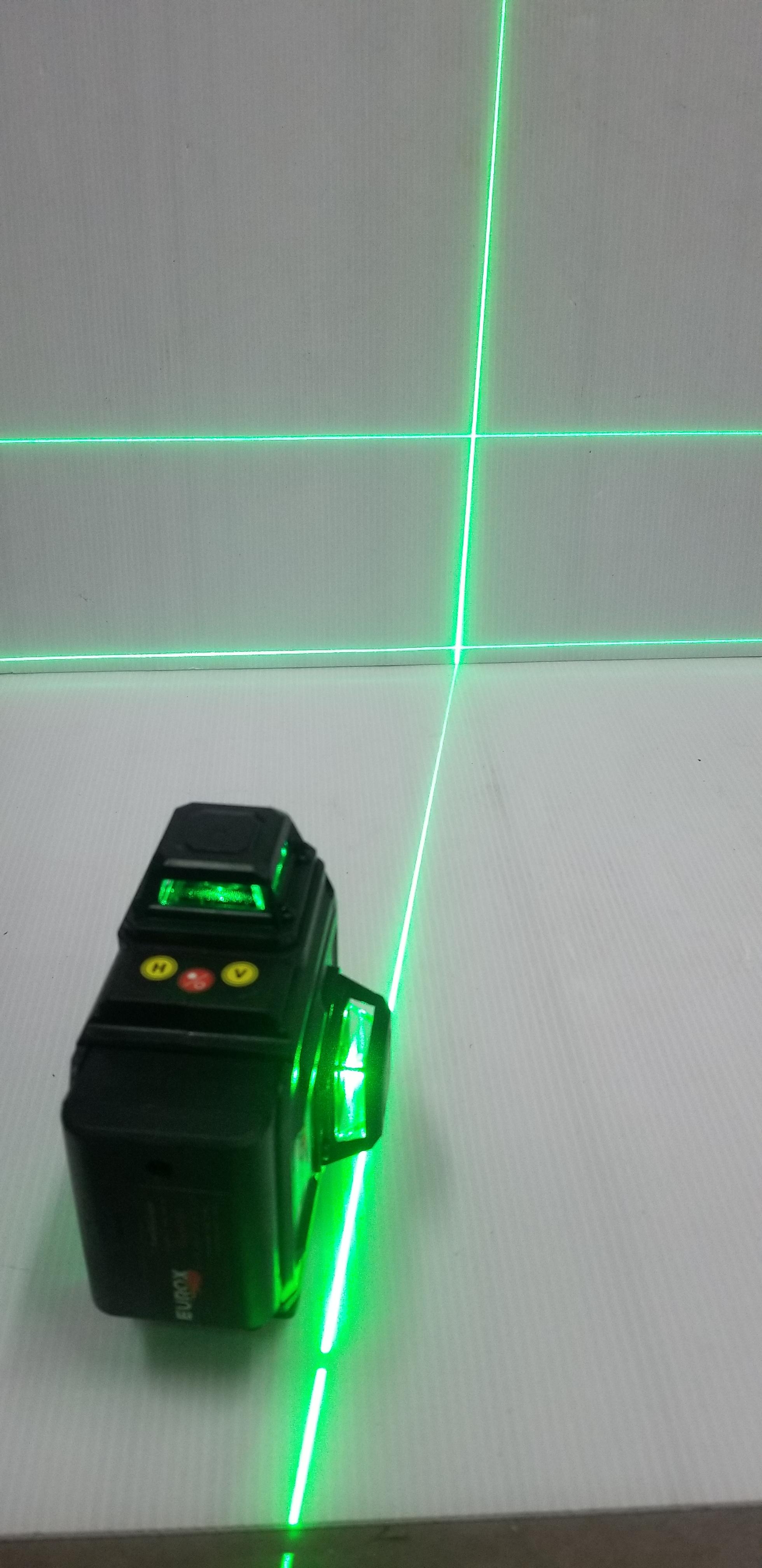 เลเซอร์ระดับ16เส้น แสงเขียว พร้อมขาตั้ง GL-16NSK EUROX