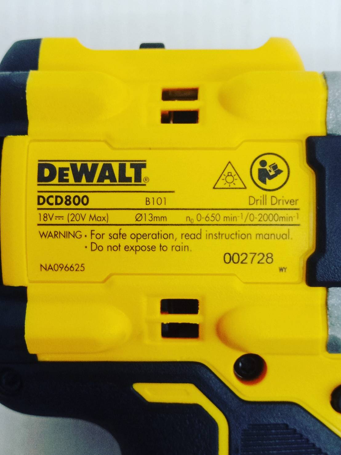 คอมโบ้ชุดสว่านไร้สาย20V (DCD800+DCH172) DCK2215P2T DEWALT