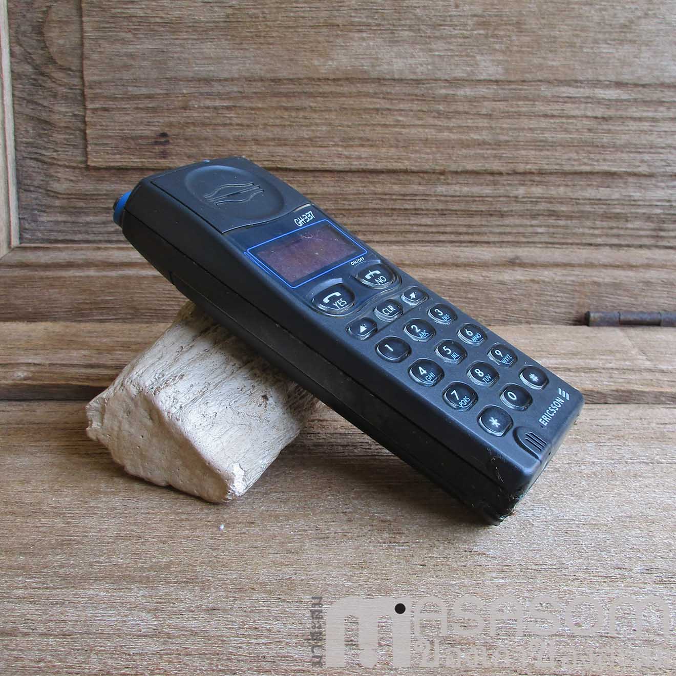 โทรศัพท์มือถือ Ericsson GH337