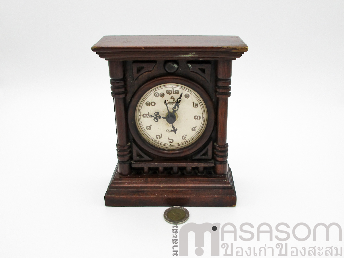 นาฬิกาตั้งโต๊ะไม้เก่า