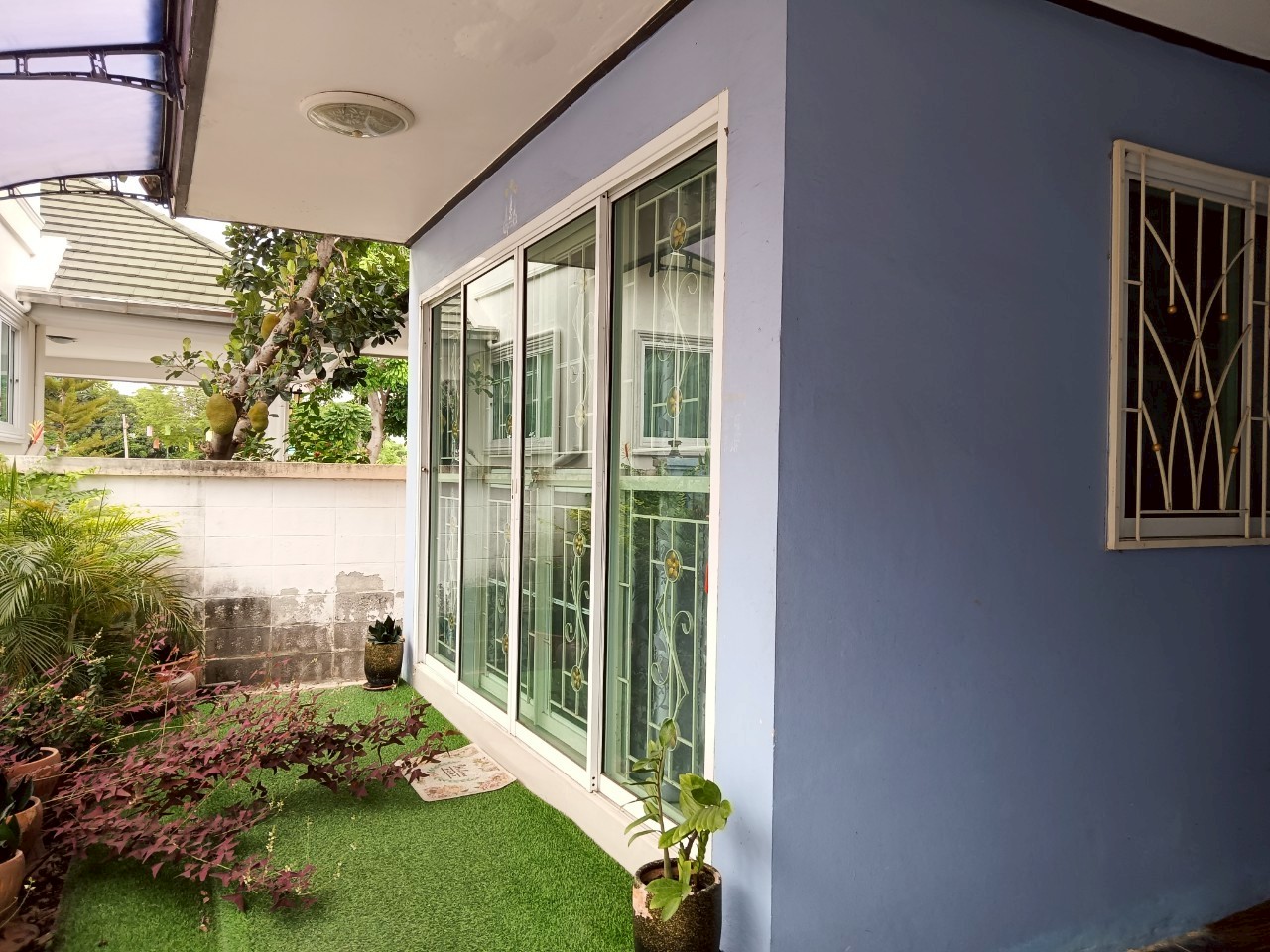 🏡H1268 ขายด่วน! ทาวน์เฮ้าส์ 2 ชั้น หลังริม หมู่บ้านนารีนคร 12 – บางบัวทอง อยู่ซอยเทศบาล8