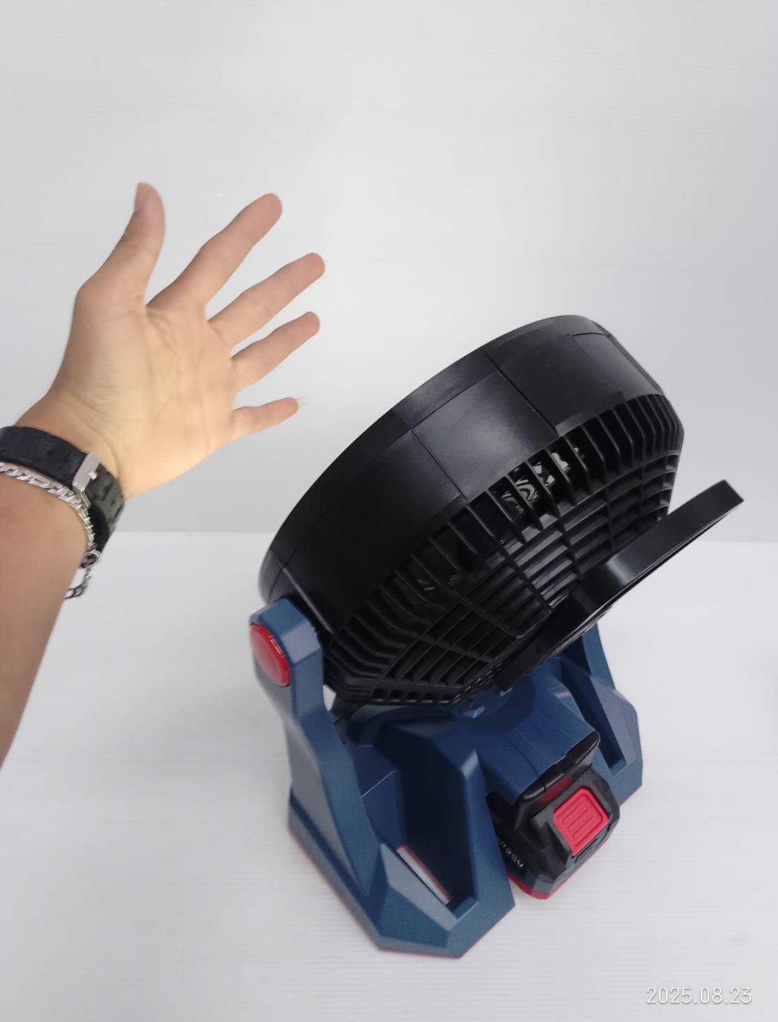 MASARU Powerturbo รุ่น SCFP-910-B1 พัดลมไร้สาย 10 นิ้ว พัดลมพกพา ไฟLED