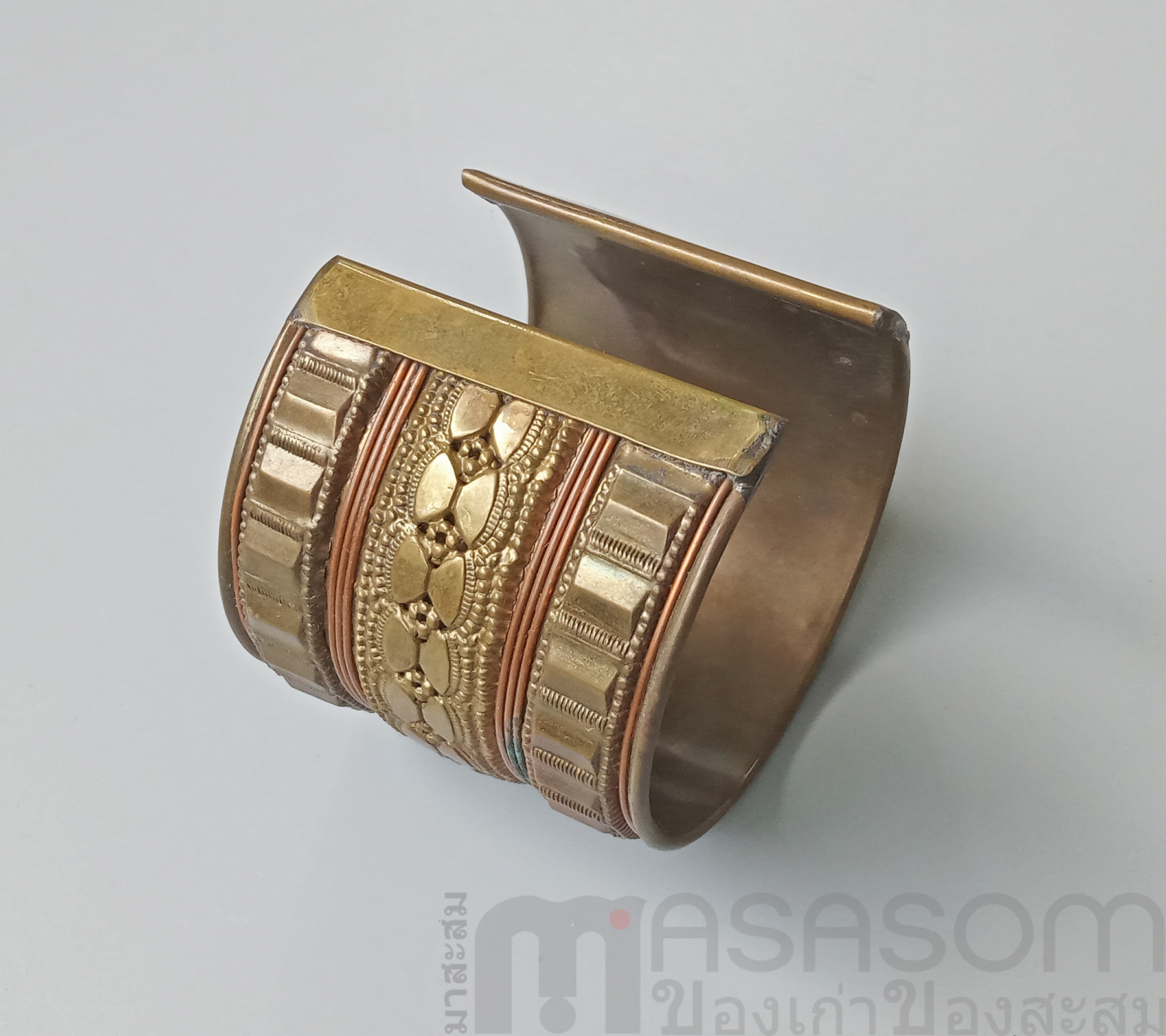 กำไลทองเหลืองของเก่า