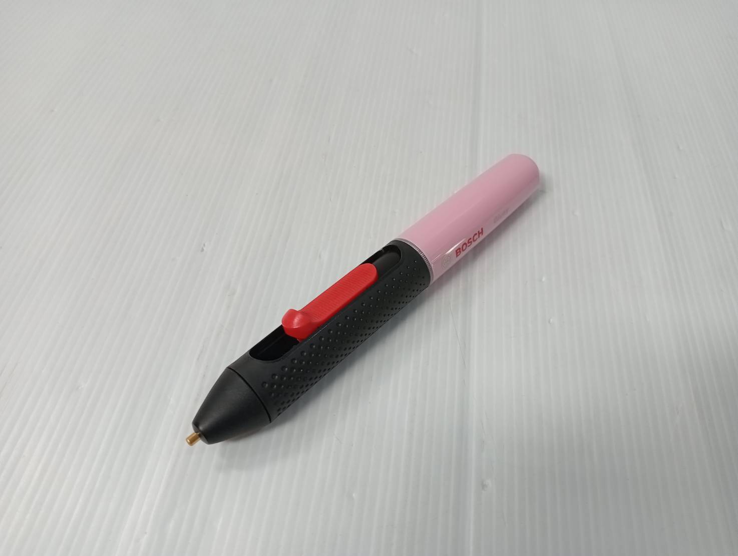 ปากกายิงกาวร้อนไร้สาย Gluey BOSCH สีชมพู Cupcake