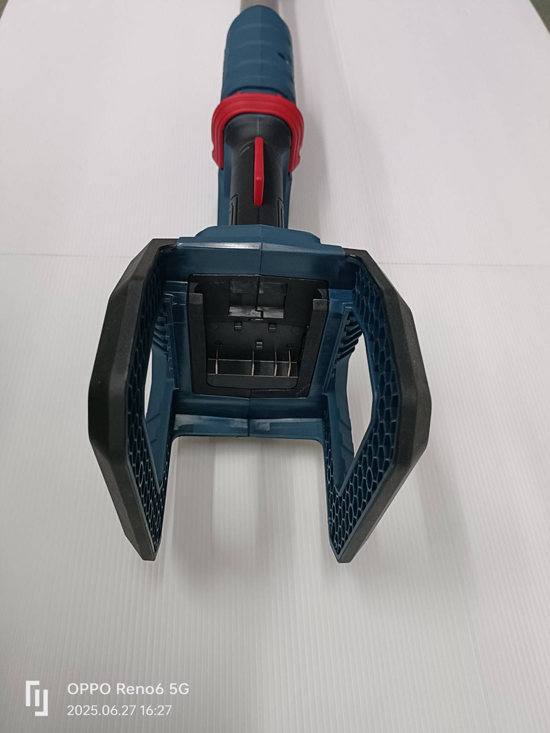 เครื่องตัดแต่งพุ่มไม้ด้ามยาว GHE18V-50TP BOSCH SOLO