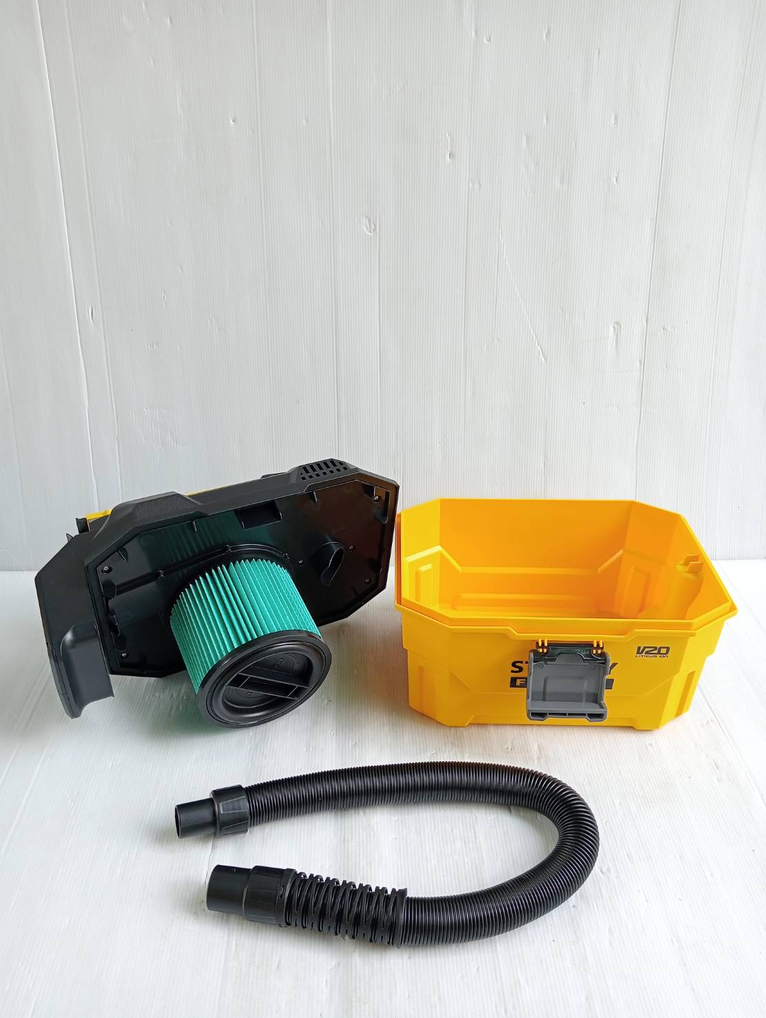 เครื่องดูดฝุ่นไร้สาย20V รุ่น SCV002 STANLEY (เครื่องเปล่า)