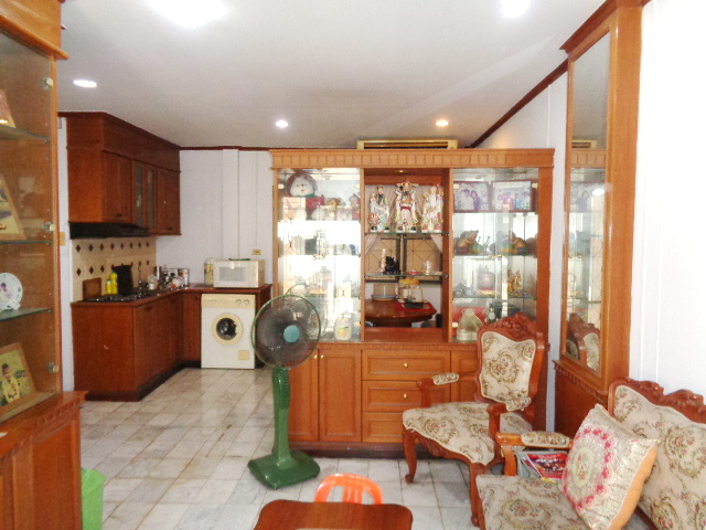 🚩 H1221 ขายทาวน์เฮ้าส์หลังริม 27.5 ตารางวา หมู่บ้านบุศรินทร์ รามอินทรา กม.9 ซอยพระยาสุเรนทร์40