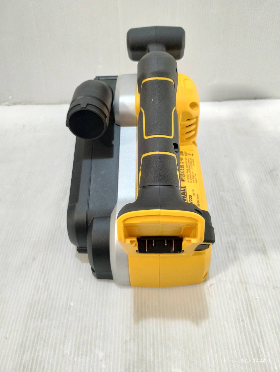 เครื่องขัดกระดาษทรายสายพาน20V DCW220N Dewalt (ตัวเปล่า)