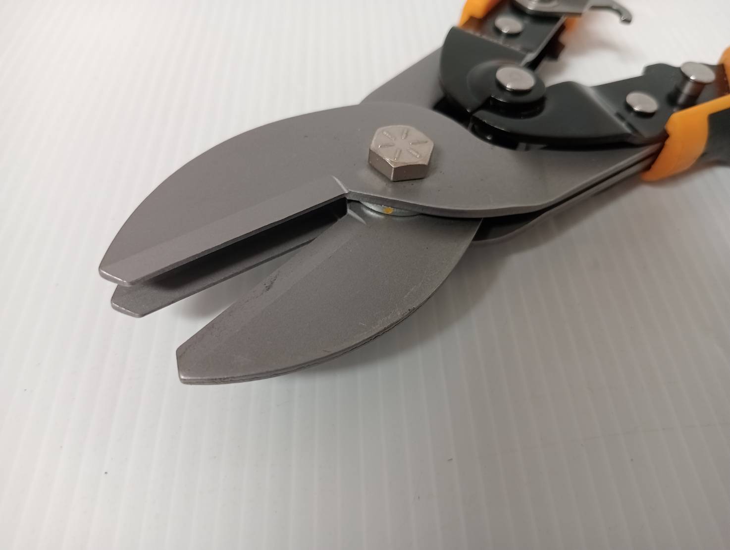 DEWALT DWHT14687-0 คีมพับสังกะสี HVAC แบบ 3 กลอน