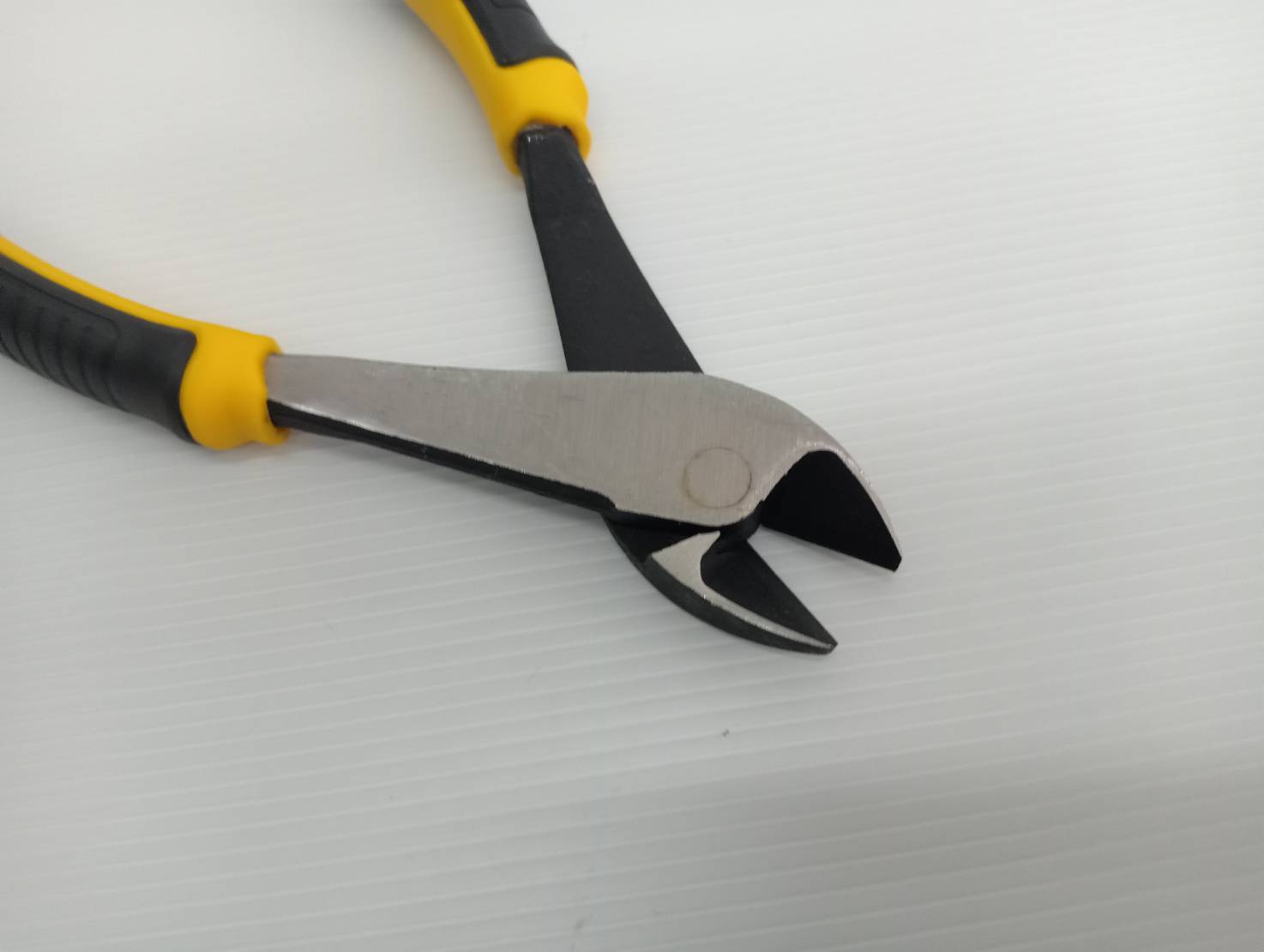 DEWALT รุ่น DWHT82797-0 คีมตัด DEWALT ขนาด 200 มม.