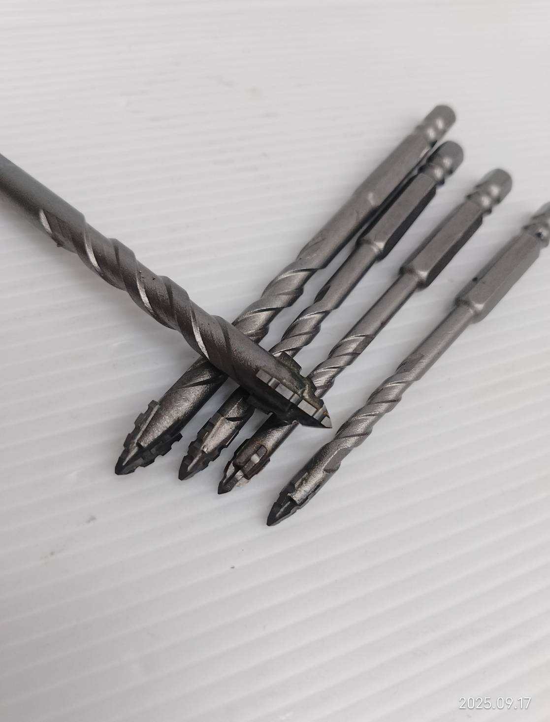 KONY ดอกสว่านคาร์ไบด์ 4 คมตัด 5 ตัว/ชุด ฟันเลื่อย No.KN-D049