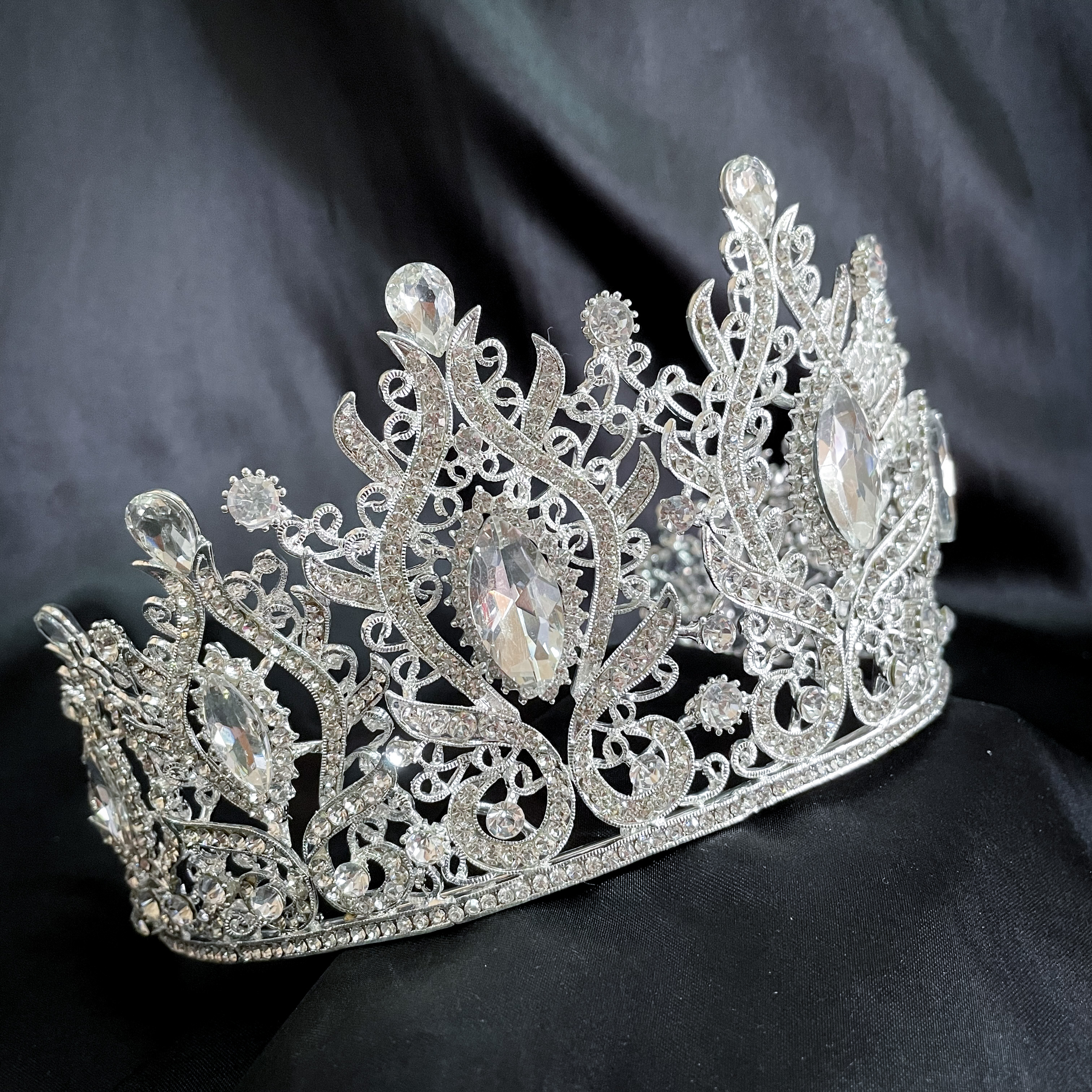 (พร้อมส่ง) เทียร่า 304 สีเงิน มงกุฎนางงาม งานสวย ปราณีต QCเพชรทุกเม็ด สินค้าพร้อมส่งจากไทย