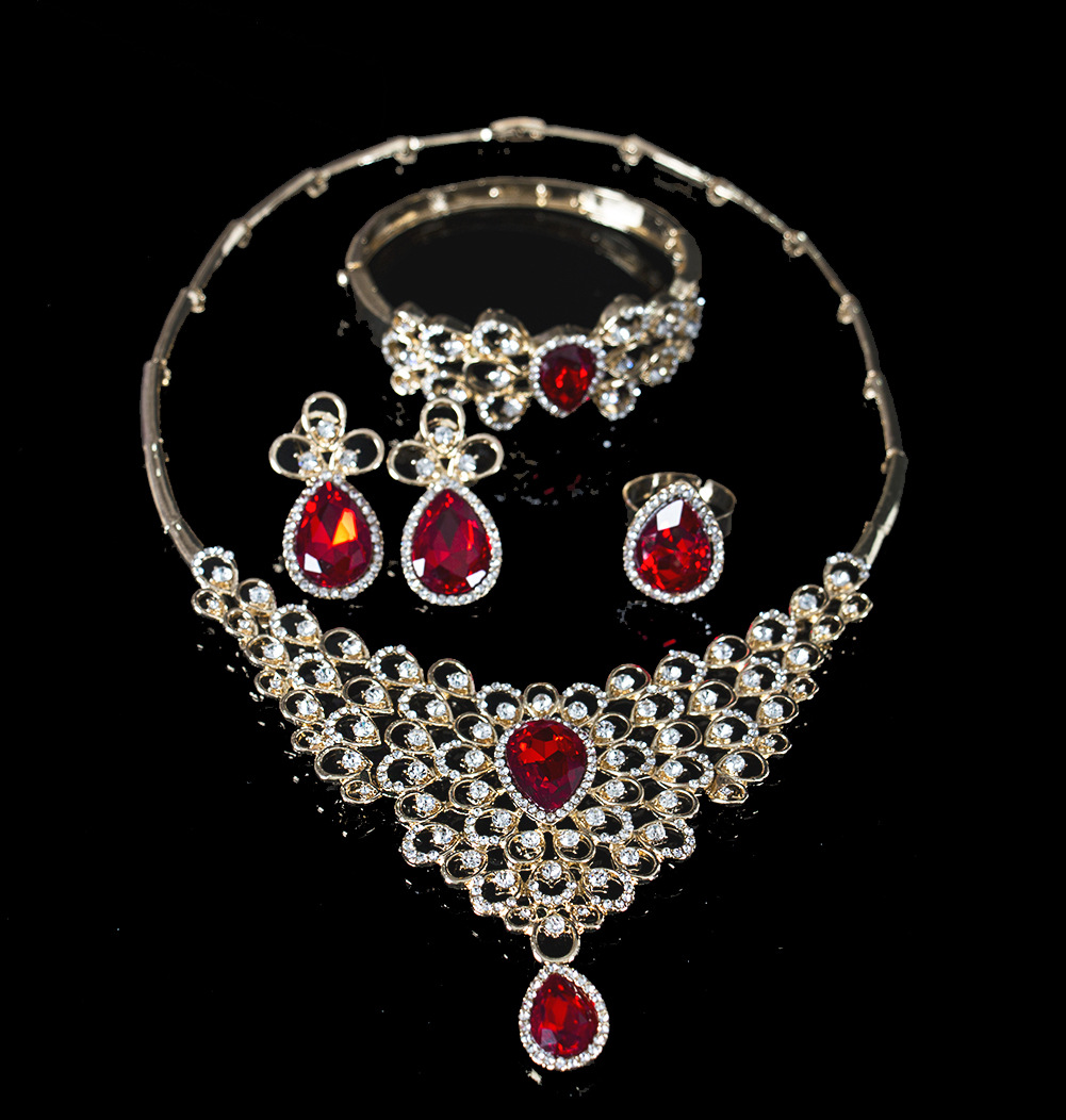 (พร้อมส่ง) สร้อยคอแฟชั่น 052 สีแดง เครื่องประดับจัดเซ็ต สร้อยคอ+ต่างหู+กำไล สวยงาม