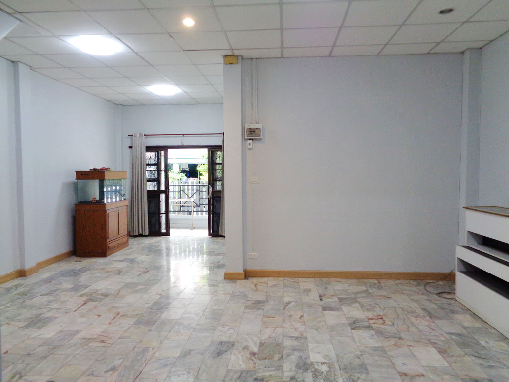 🚩 H1279 ขายทาวน์โฮม 2ชั้น หลังมุม 22.6 ตารางวา หมู่บ้านเอื้อประชา7 ซอยนวลจันทร์56 แยก7 ทำเลดี ใกล้ทางด่วน ใกล้รถไฟฟ้า