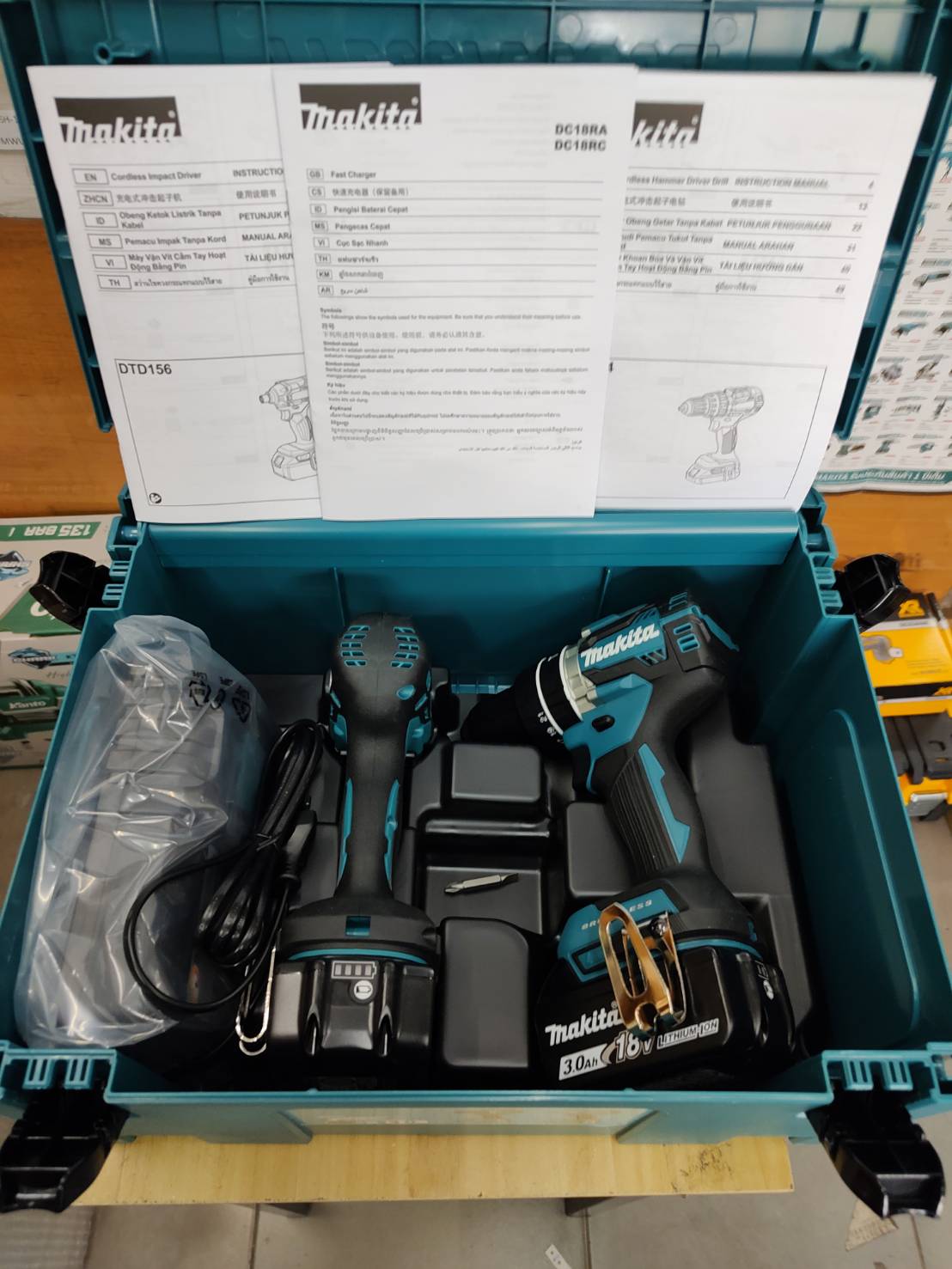 ชุดคอมโบ้ DLX2417J MAKITA (DHP484+DTD156)