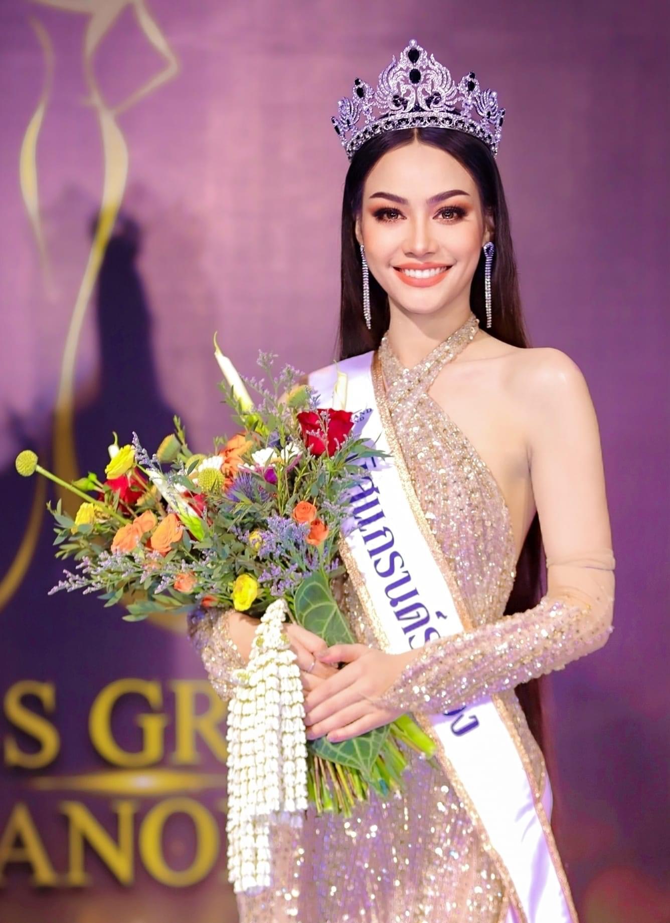 (พร้อมส่งจากไทย) มงกุฏ 093 สีดำ มงกุฎนางงาม มงกุฎเพชร มงกุฎประกวด สินค้าพร้อมส่ง ไม่ต้องรอนาน งานพรีเมี่ยม