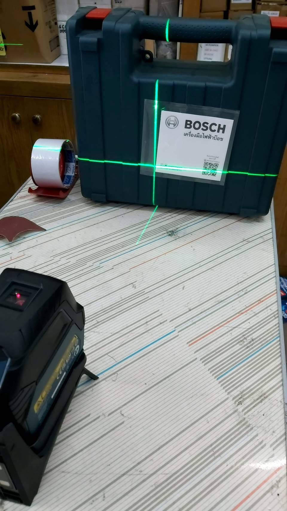 เลเซอร์กำหนดจุดและเส้น GCL2-15G BOSCH แสงสีเขียว